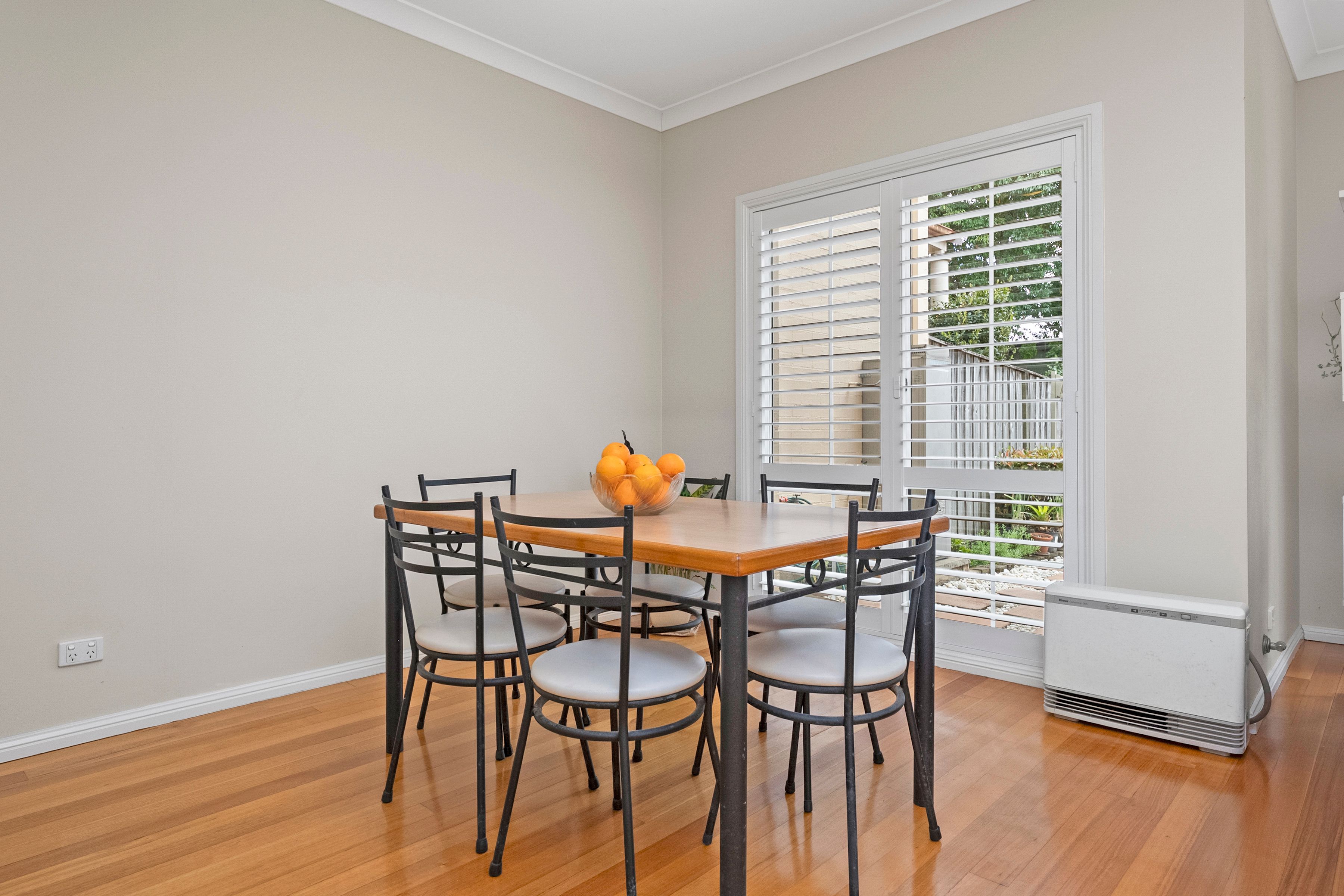 30 Livingstone Way — photo 4 of 10