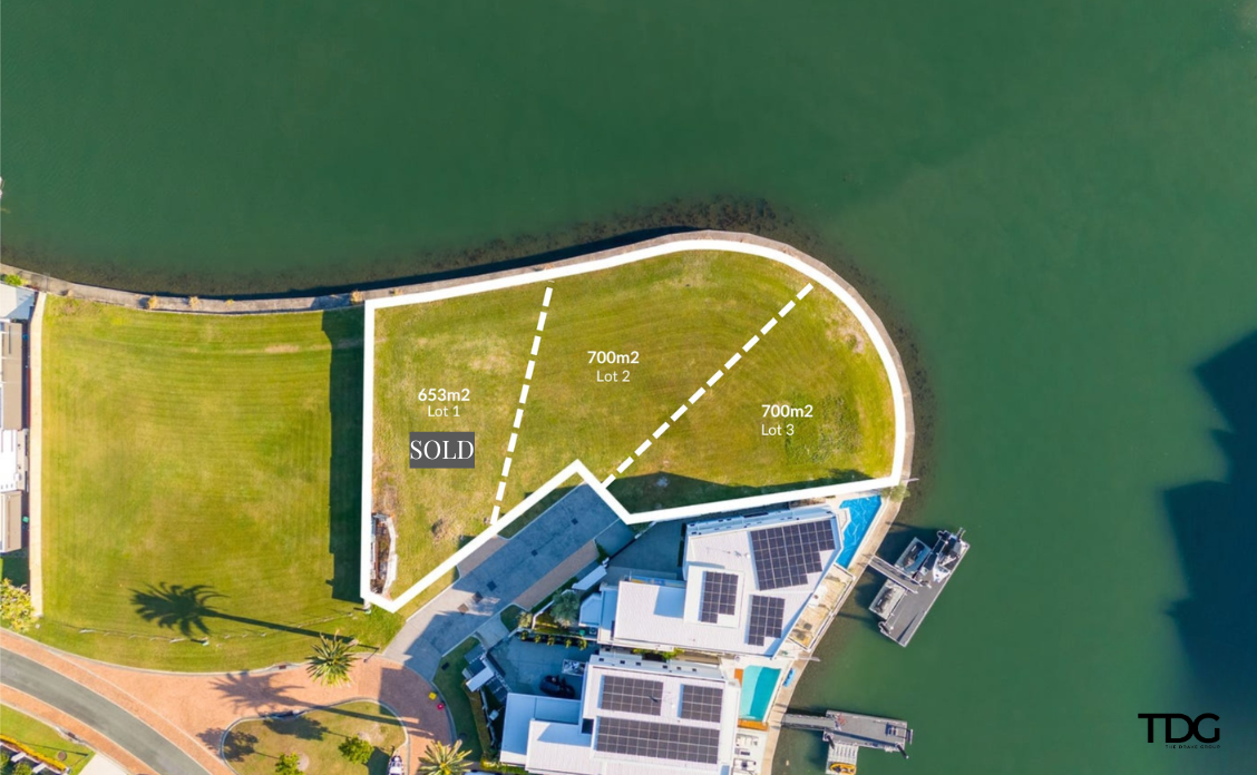 11 Regents Court, Sovereign Islands QLD 4216