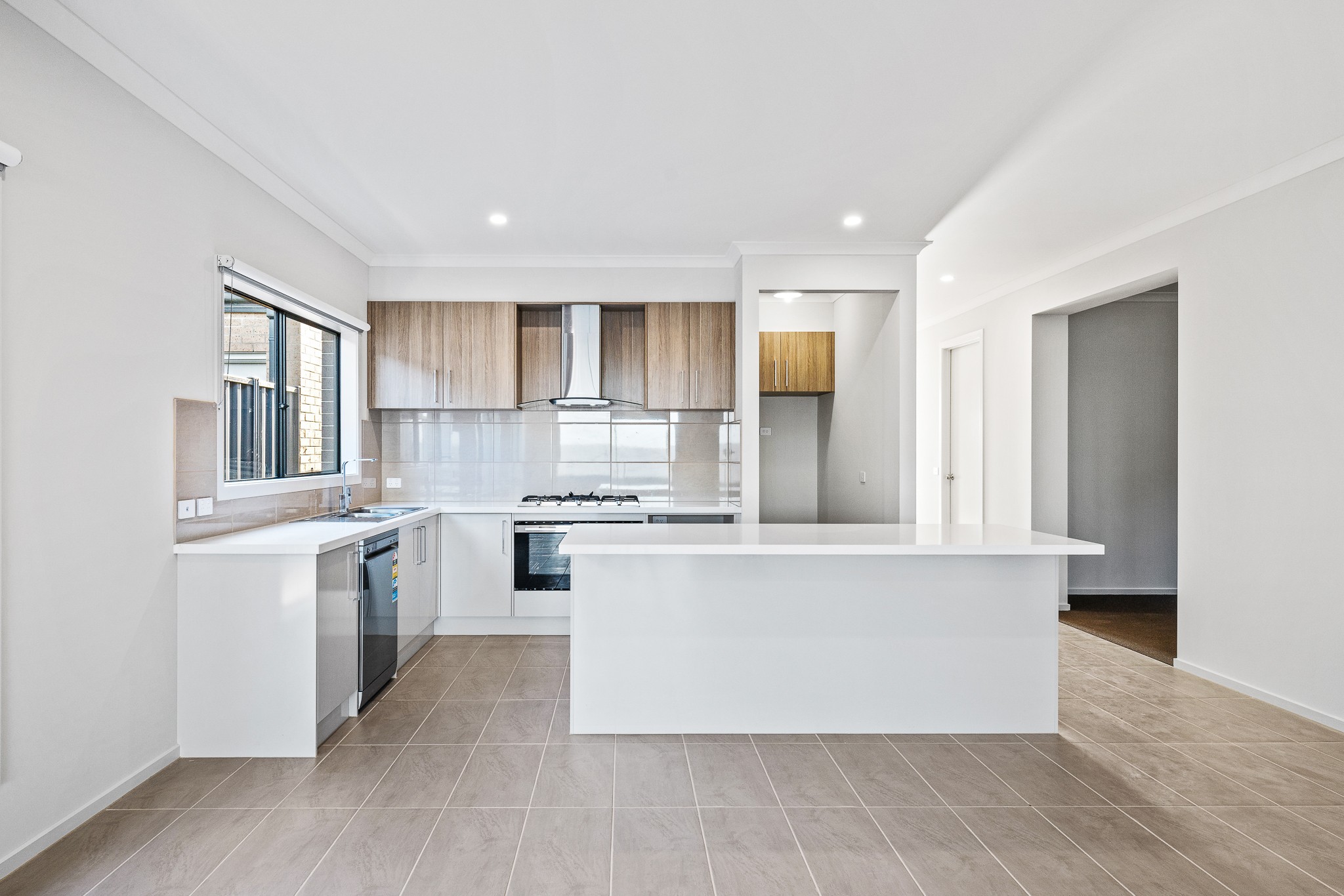 542 Heather Grove, Clyde North, VIC 3978