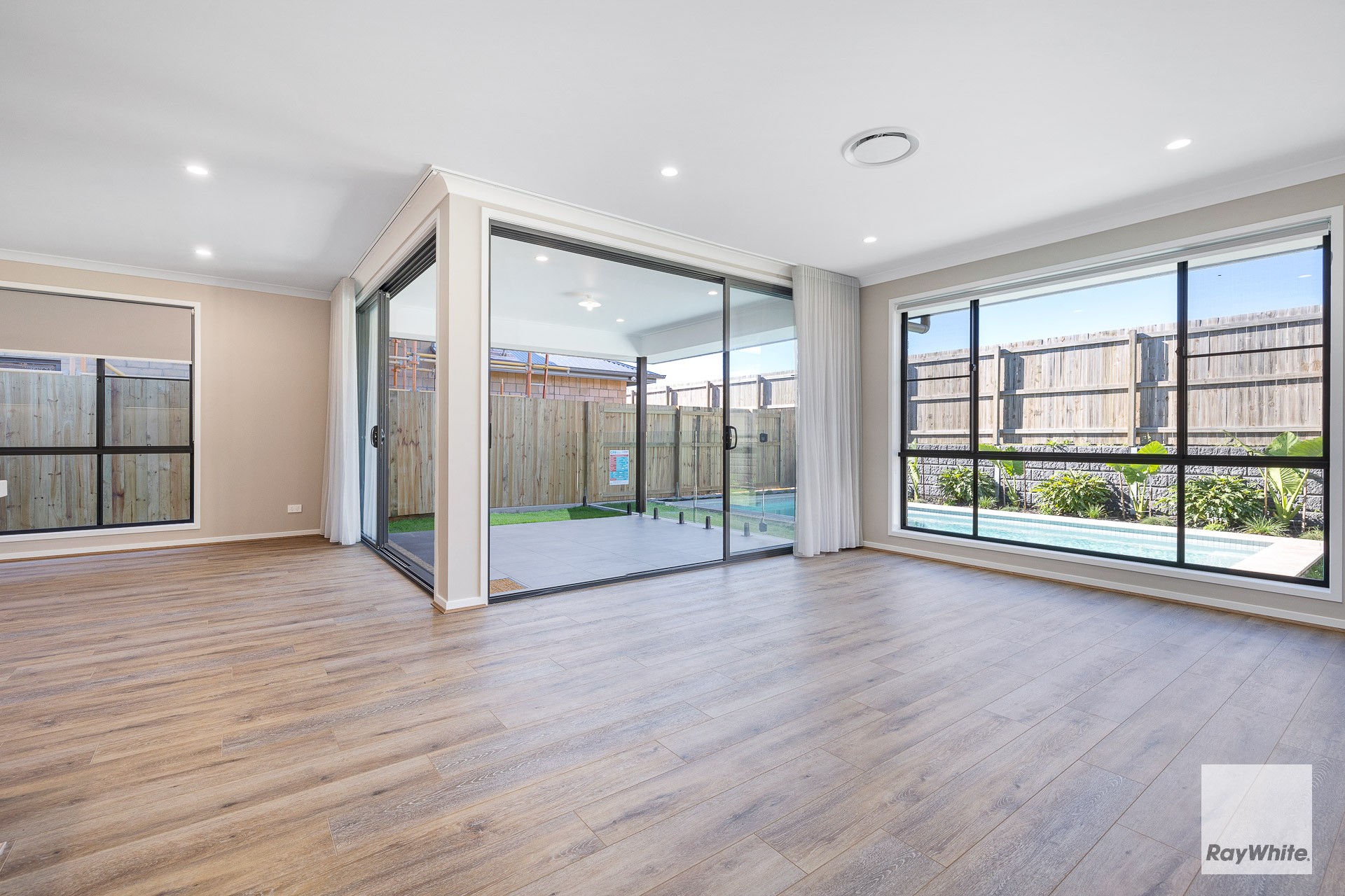 77 Mountain Ash Way, Redland Bay, QLD 4165