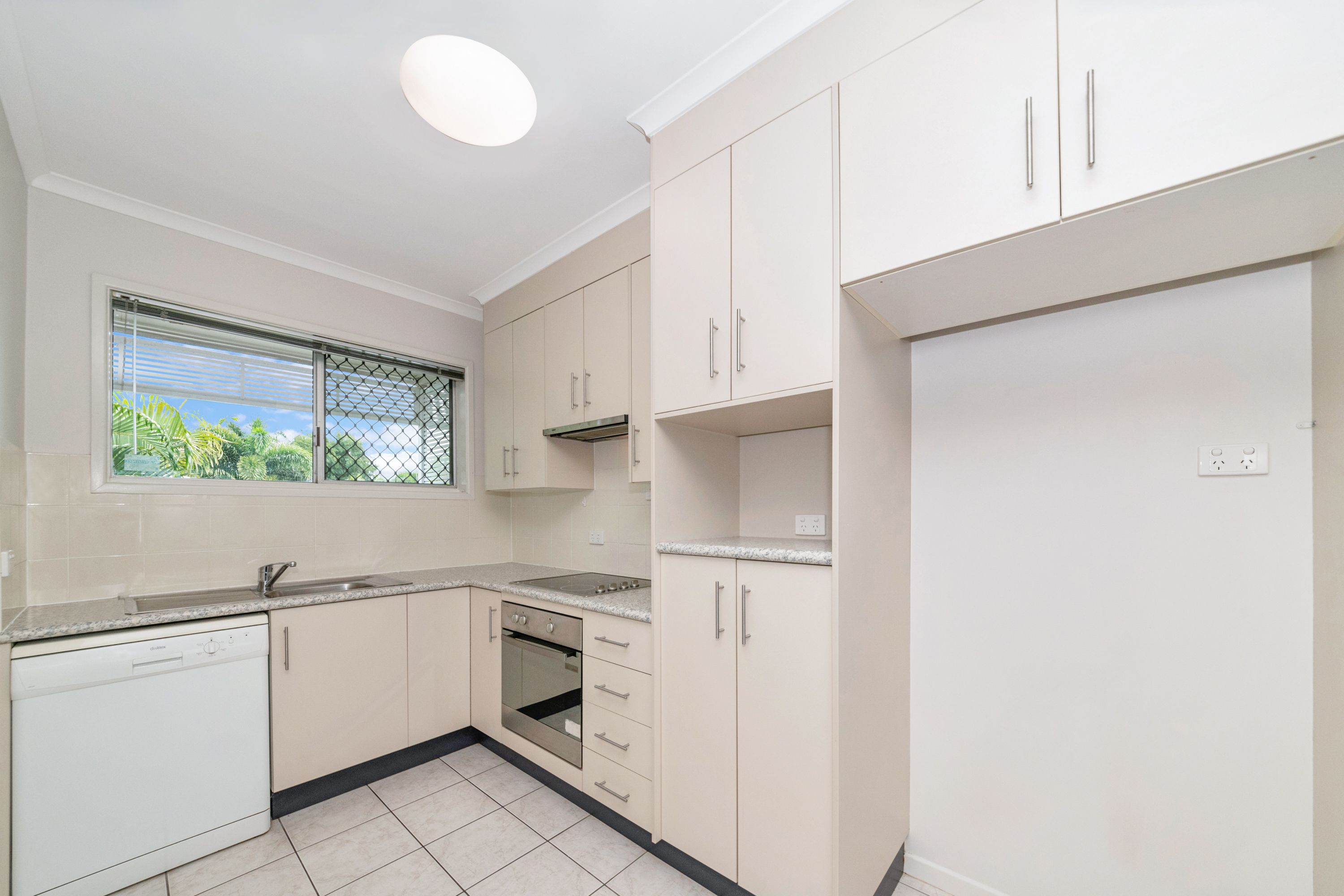 4/11 Derby Street, Pimlico, QLD 4812