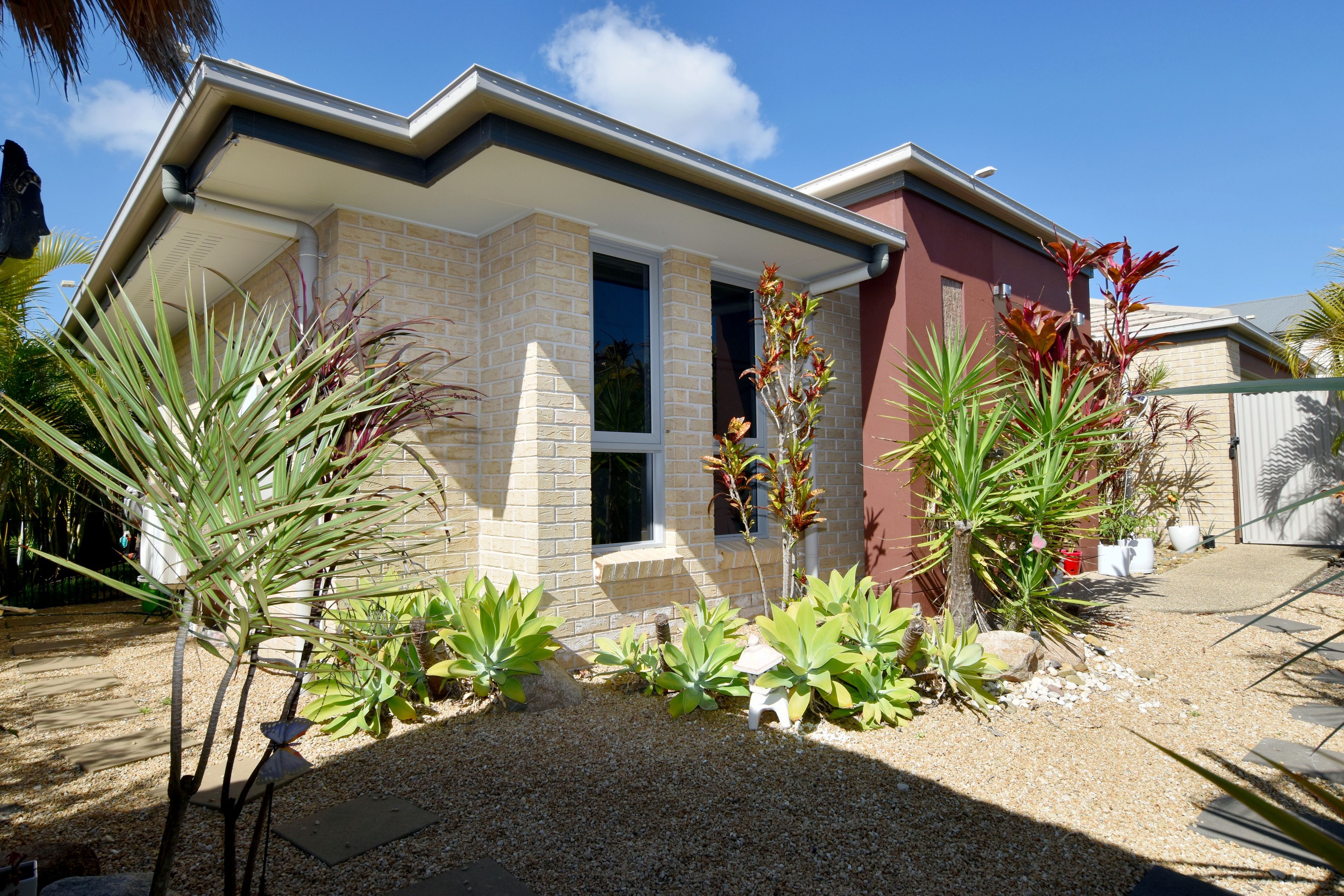 9 Carnarvon Parade, New Auckland, QLD 4680