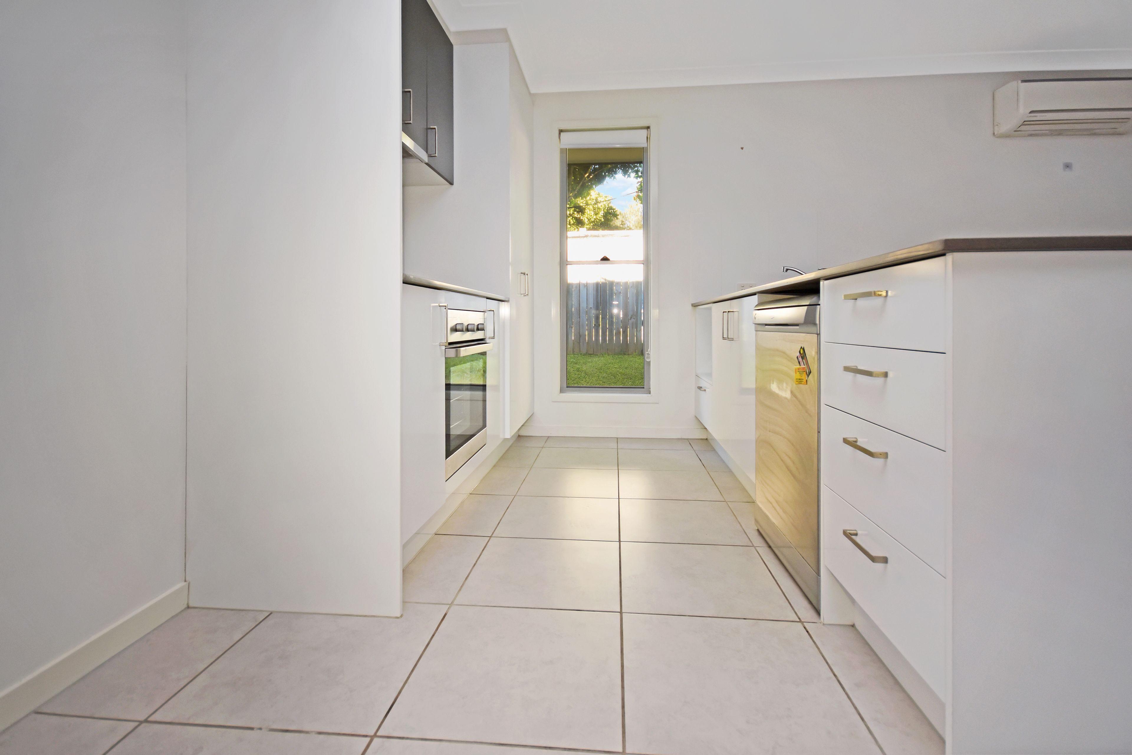 12 Coggins Street — photo 5 of 12