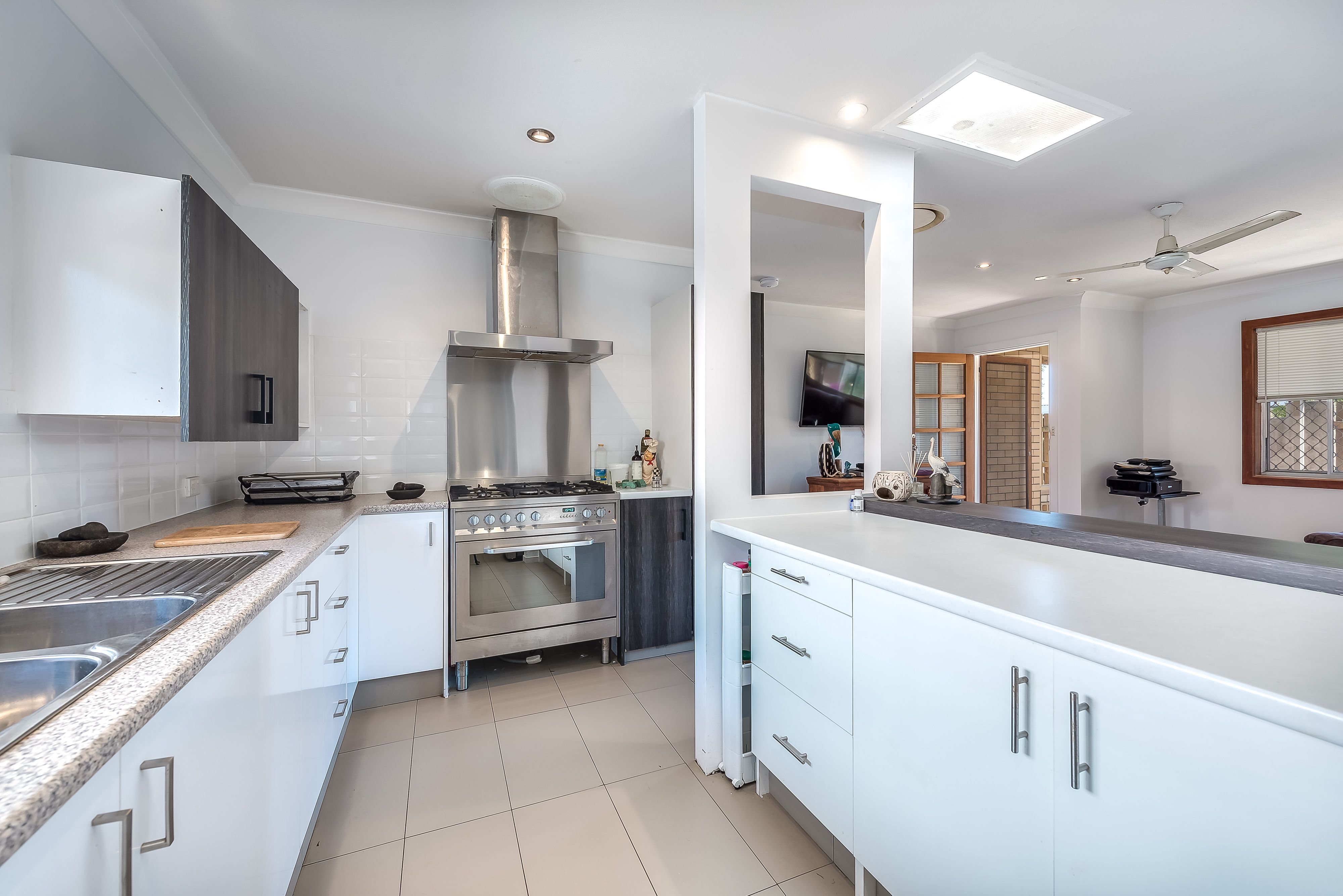 70 Ocean Street, Runaway Bay QLD 4216