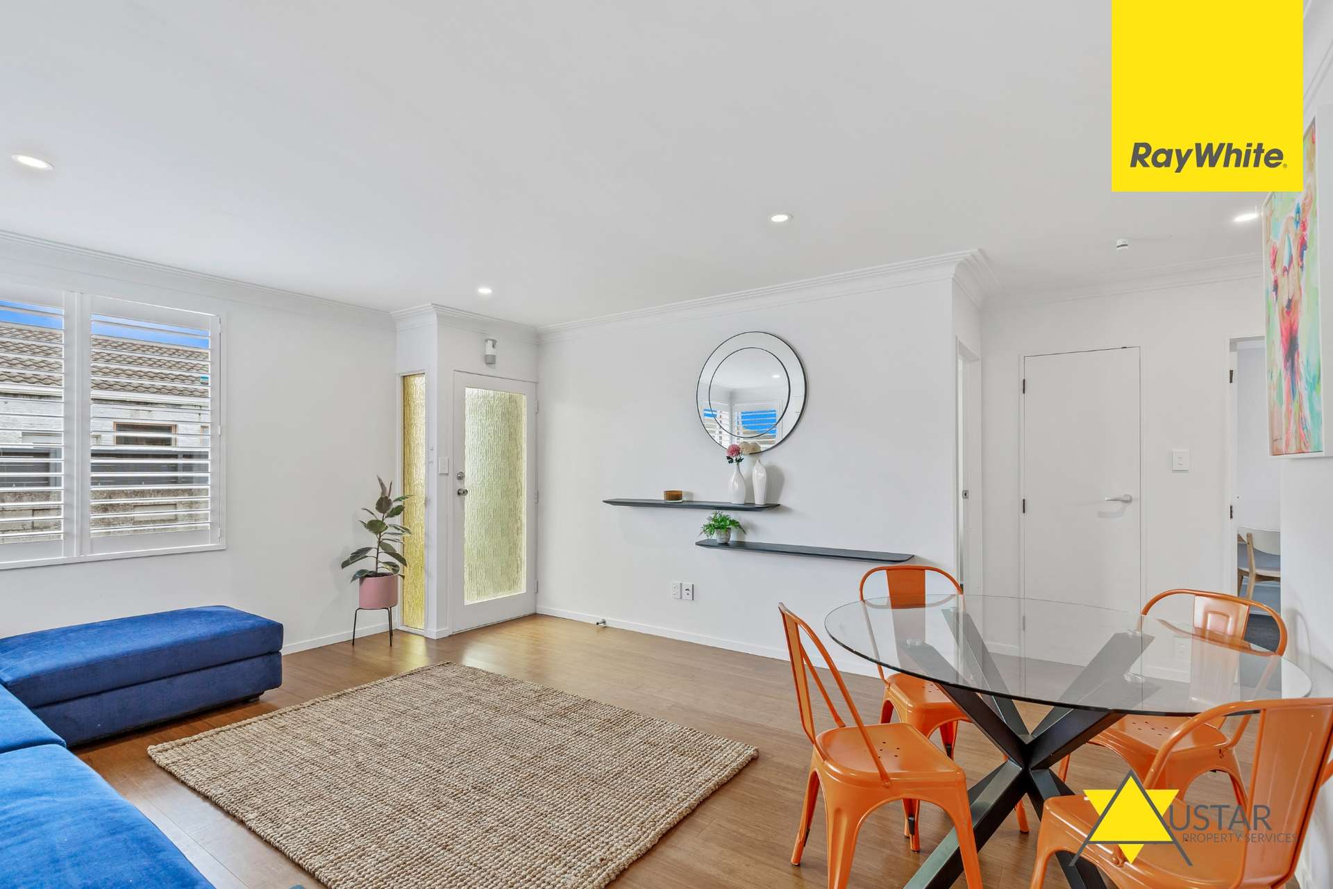 2/126 Astley Avenue photo 4