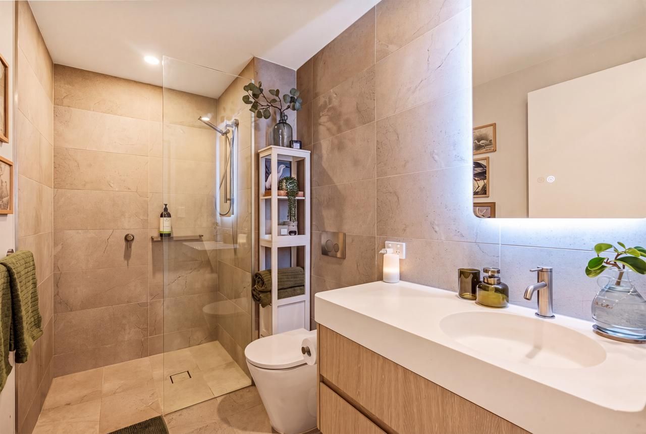 2203/4 Athena Boulevard — photo 8 of 18