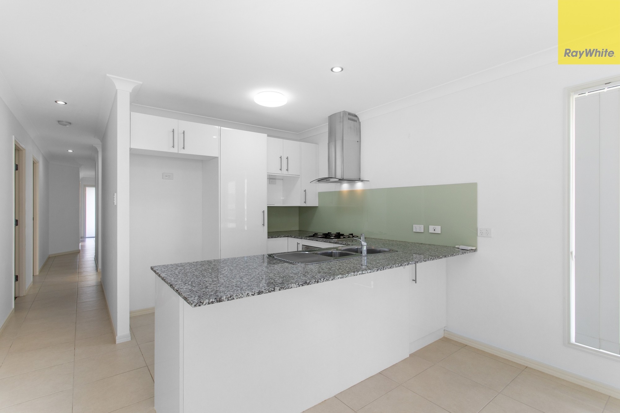 8 Kakadu Court, North Lakes, QLD 4509