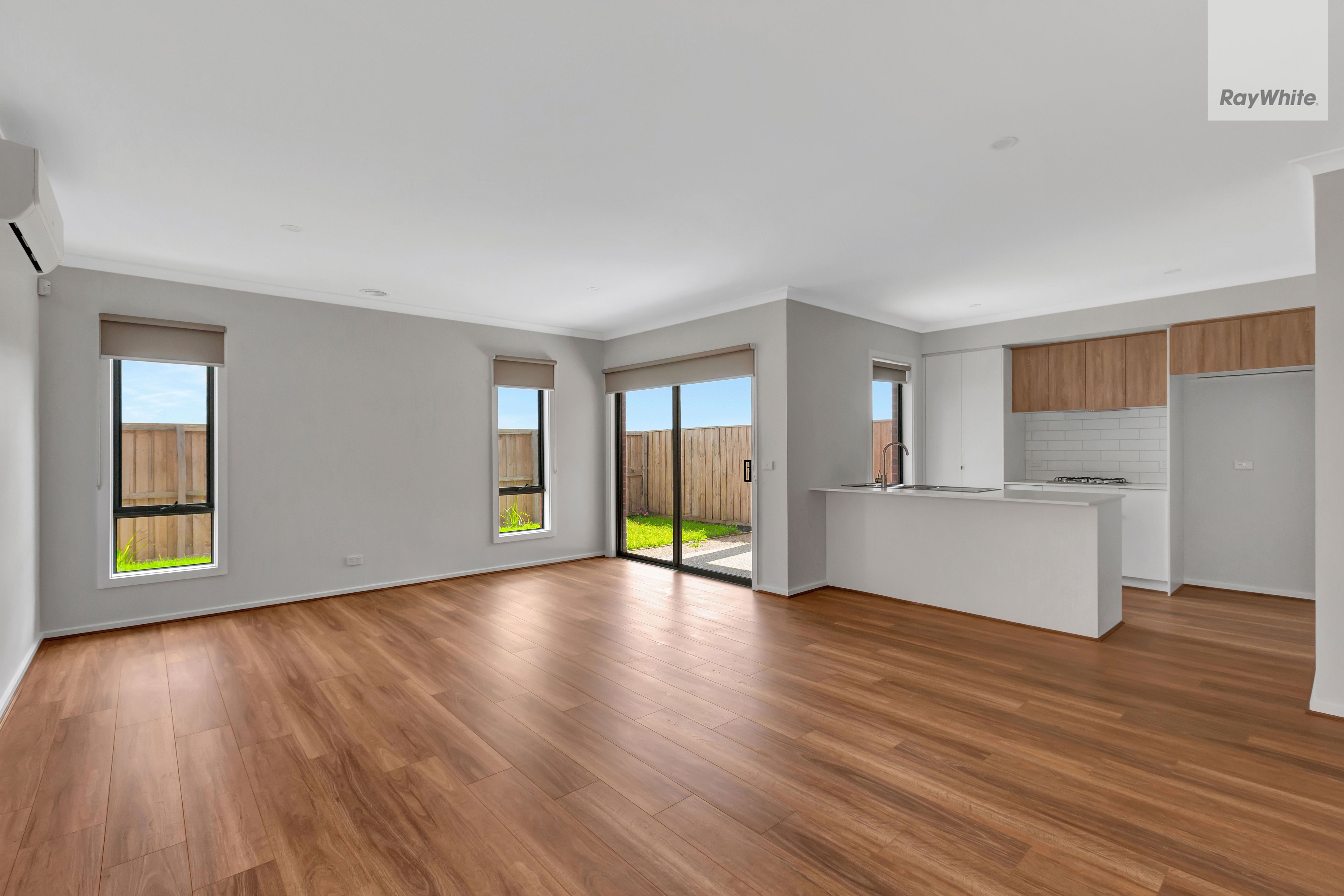 44 Mallaig Drive — photo 3 of 12