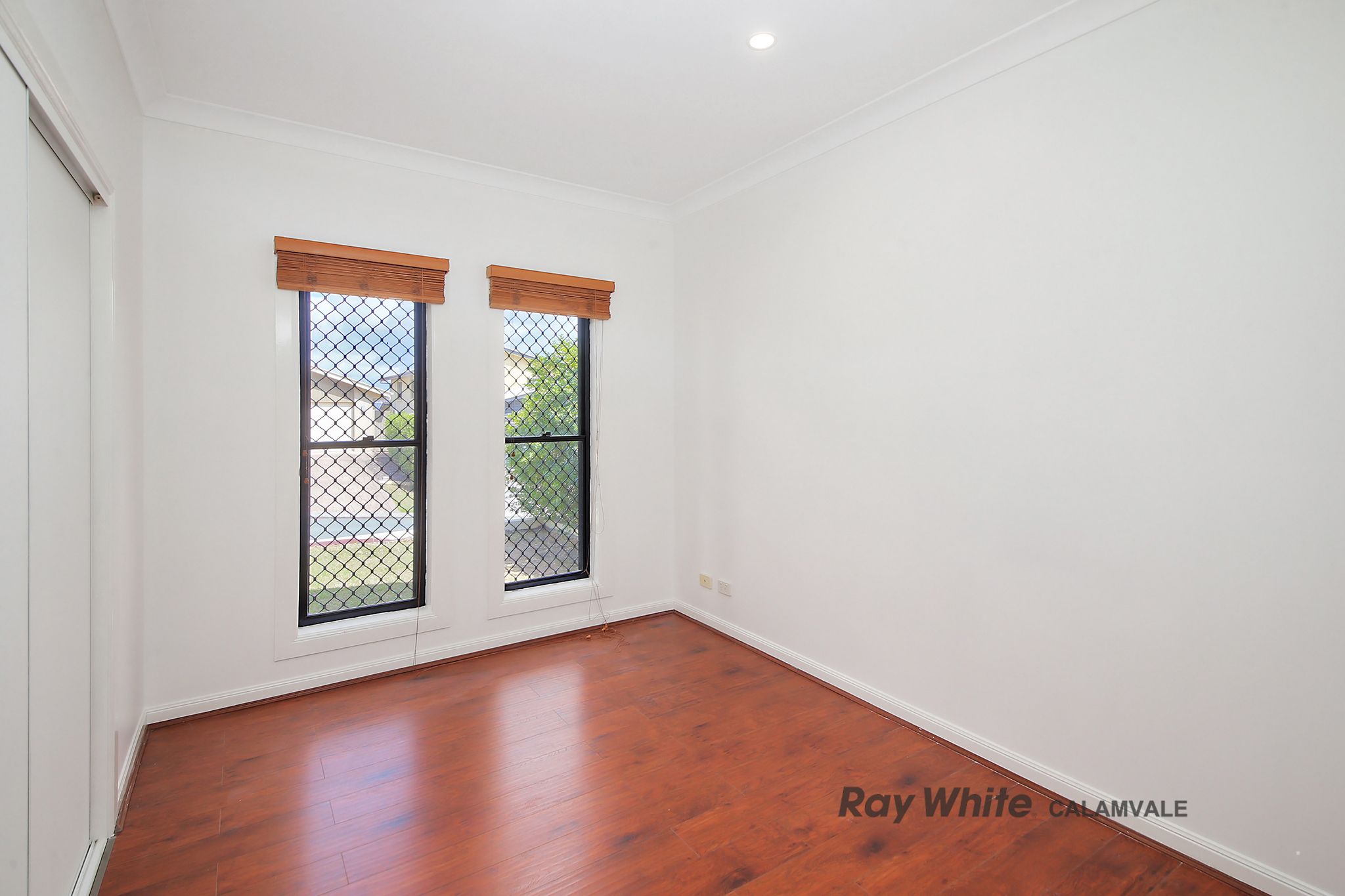 6 Hastings Close — photo 11 of 22