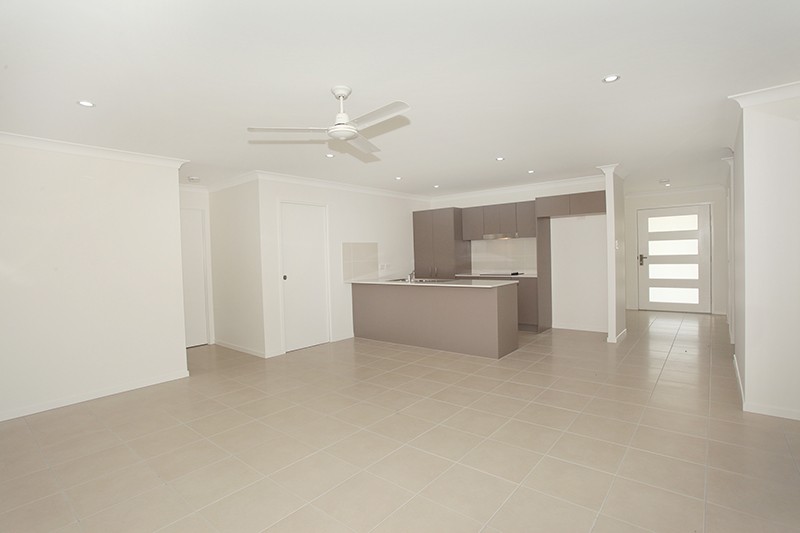 1/8 Silver Wattle Grove, Peregian Springs, QLD 4573
