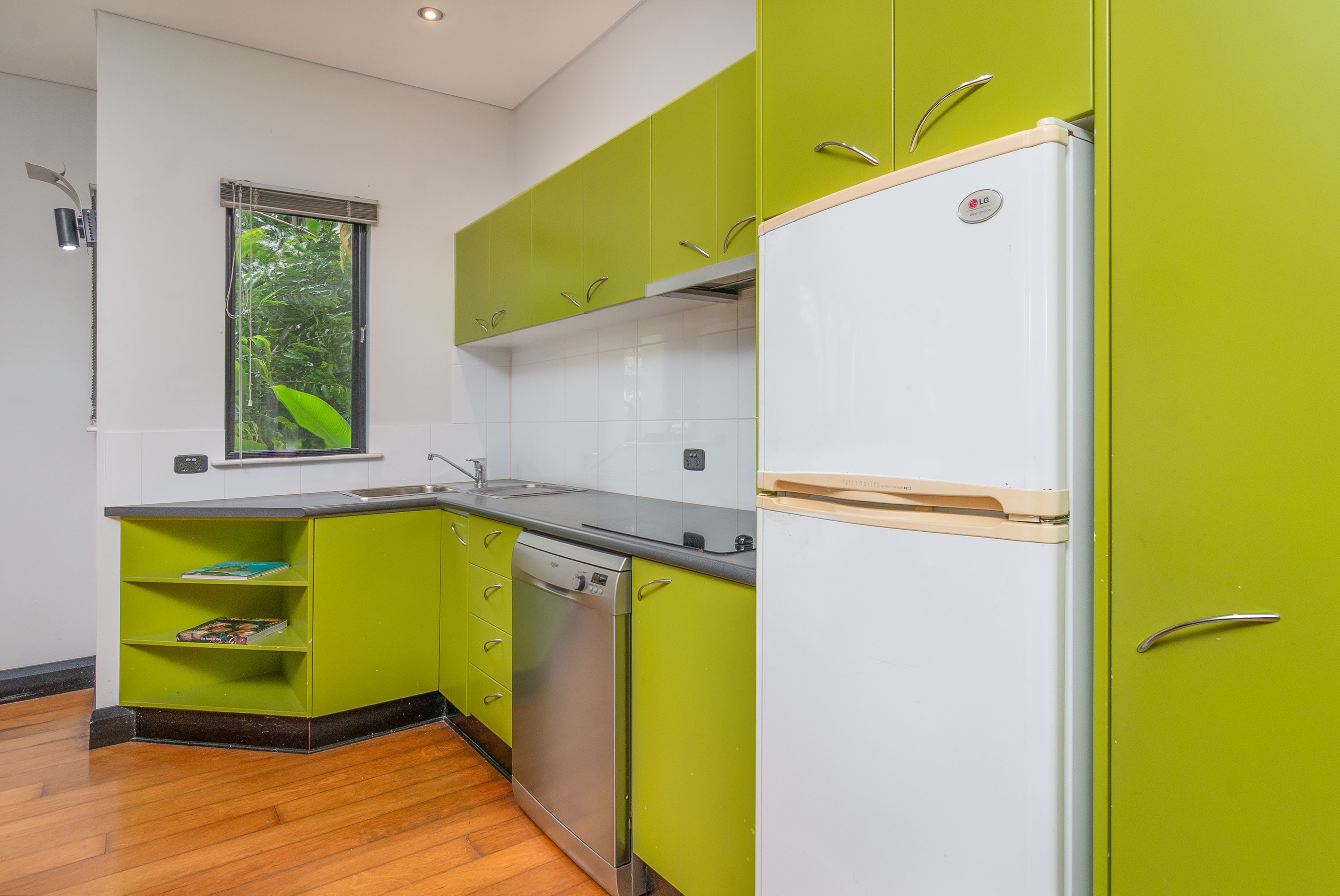 204/26-28 Reef Street — photo 4 of 11