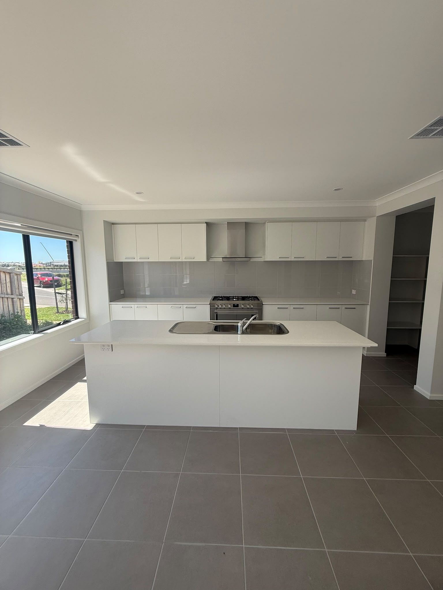 20 Wolvering Crescent — photo 3 of 15