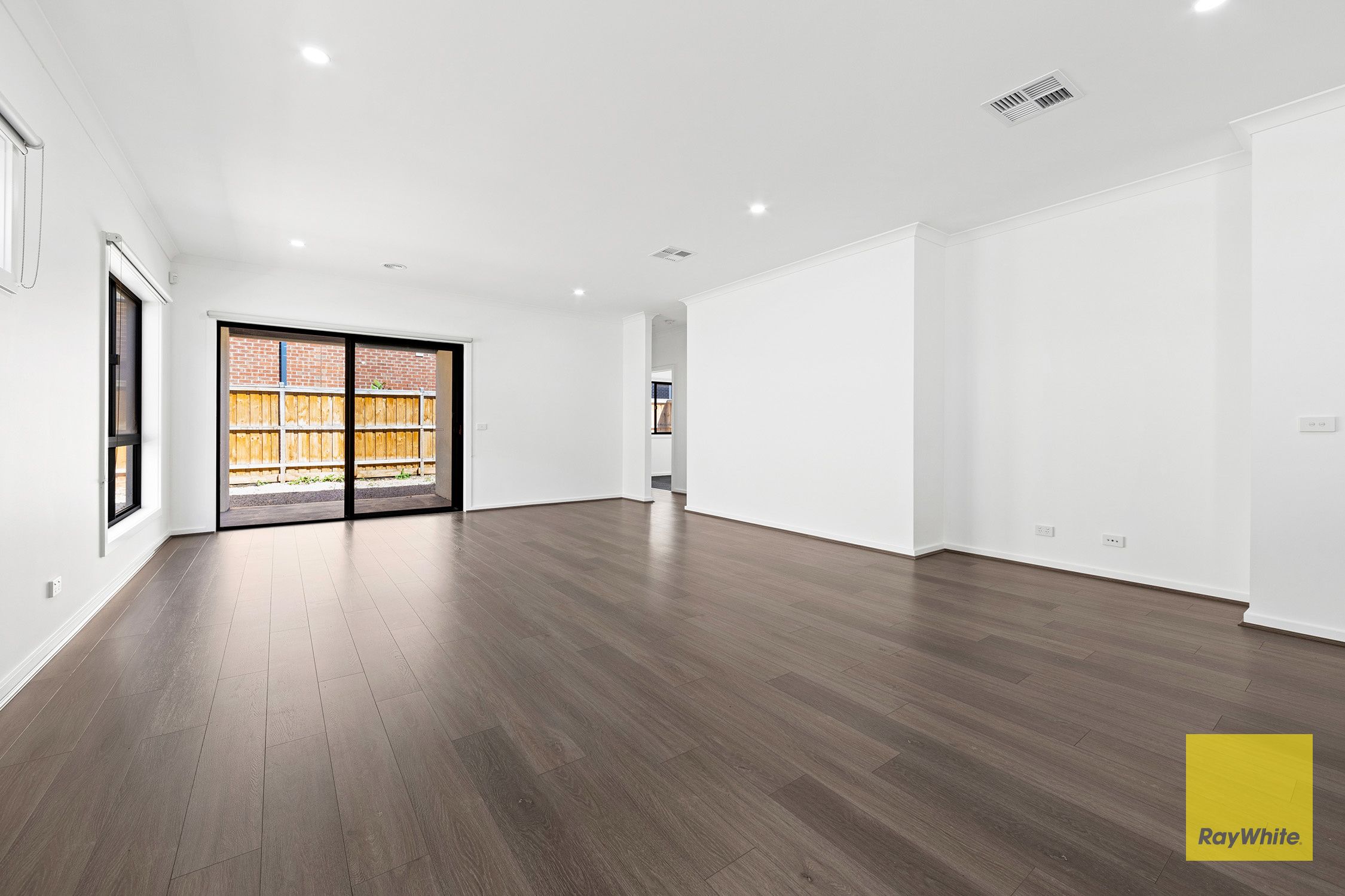 31 Clipstone Crescent, FRASER RISE, VIC 3336