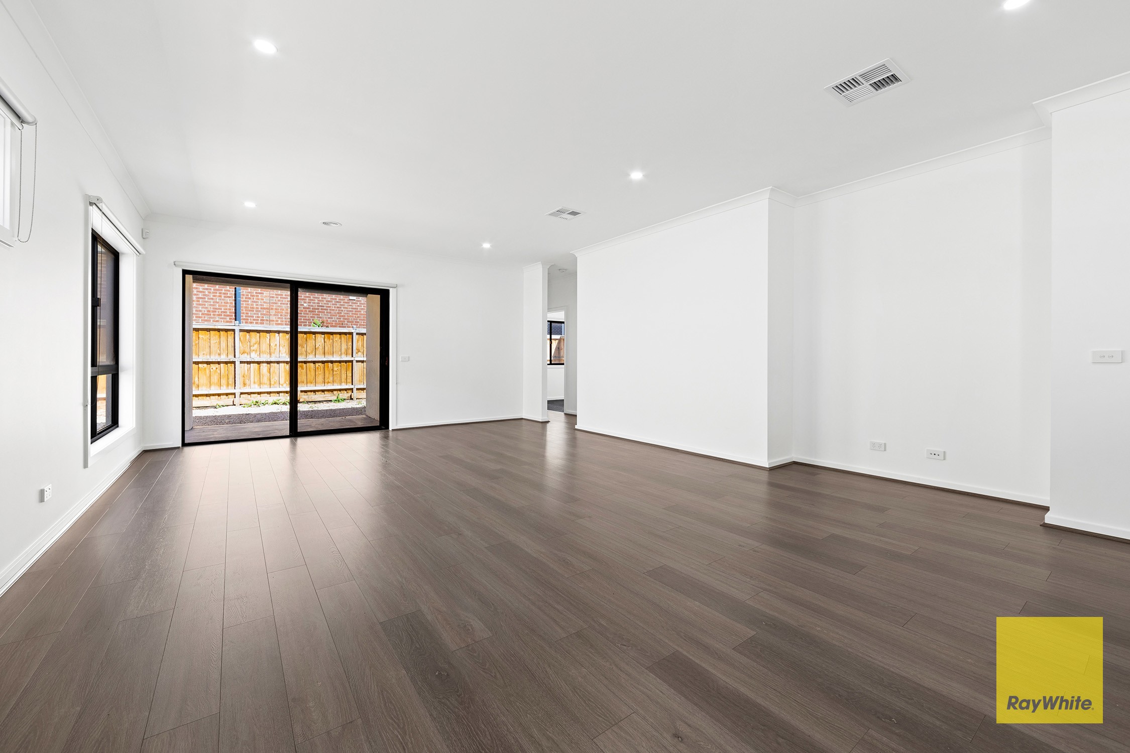 31 Clipstone Crescent, FRASER RISE, VIC 3336