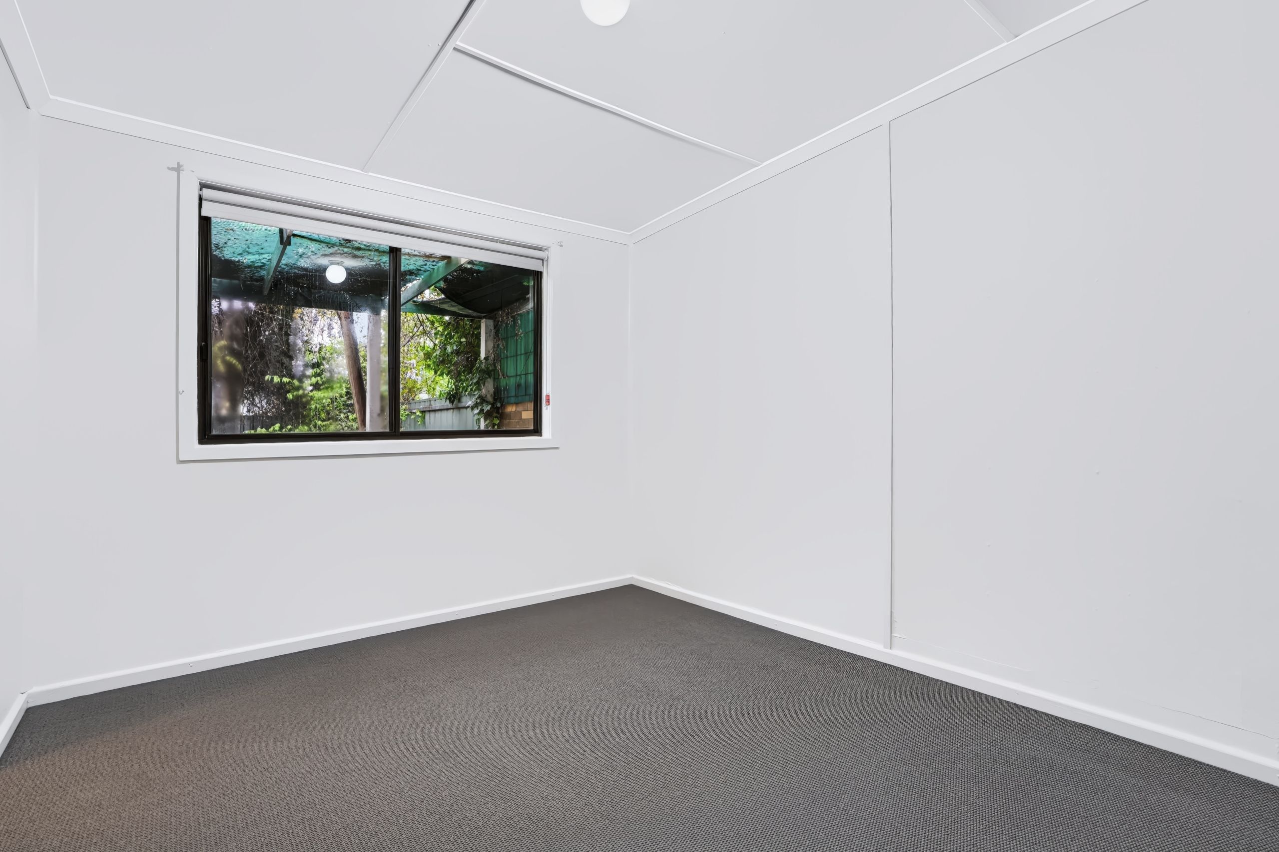1/919 Tullimbar Street — photo 8 of 13