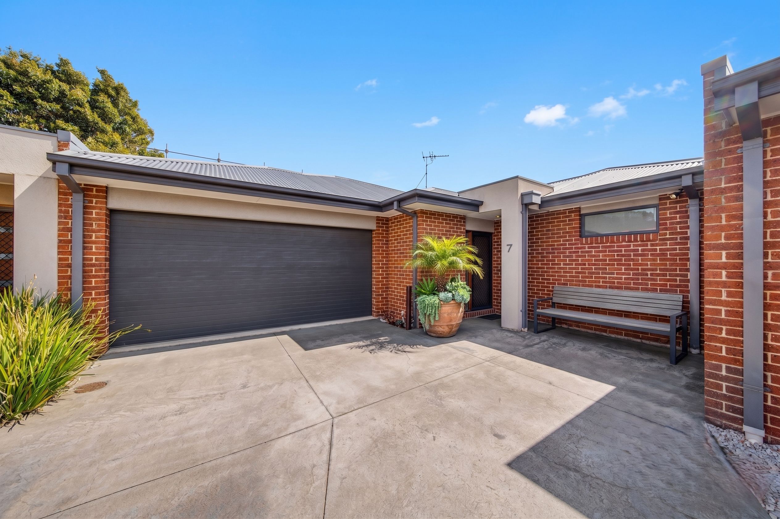 7 Jarvie Close — photo from Ray White Rosebud