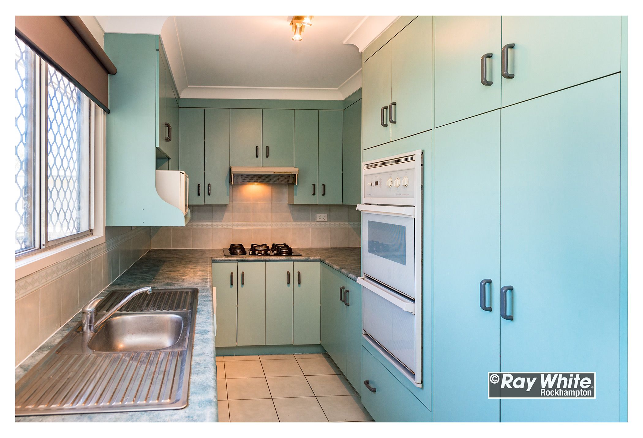 24 Roderkirchen Street, Kawana, QLD 4701