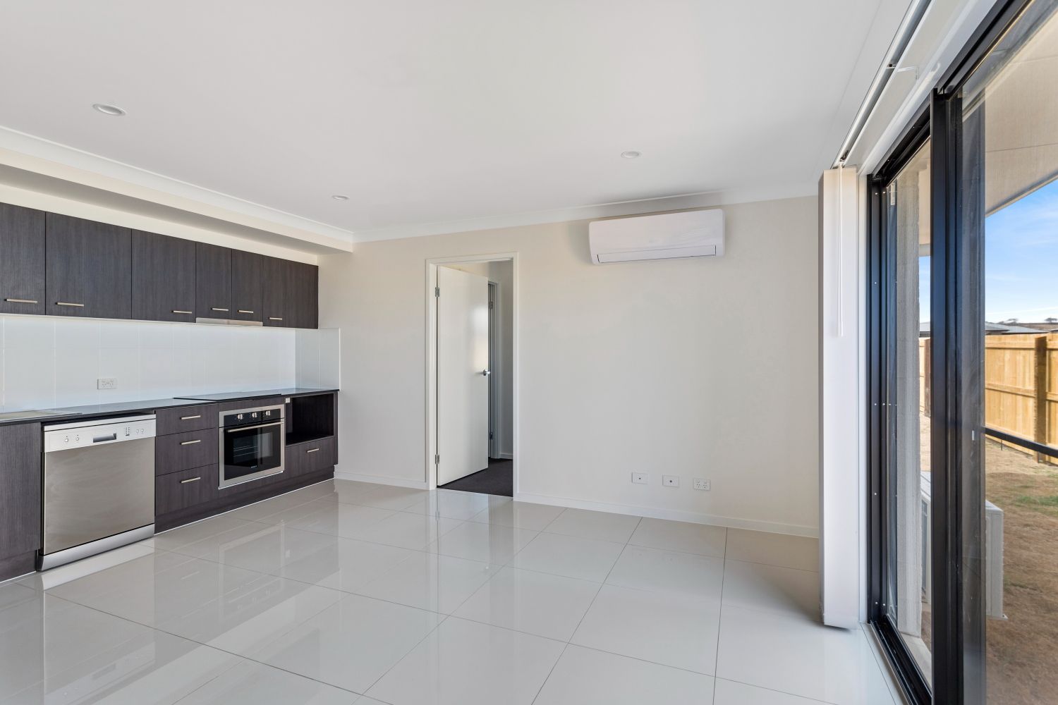 2/39 Harrow Street, Cambooya, QLD 4358