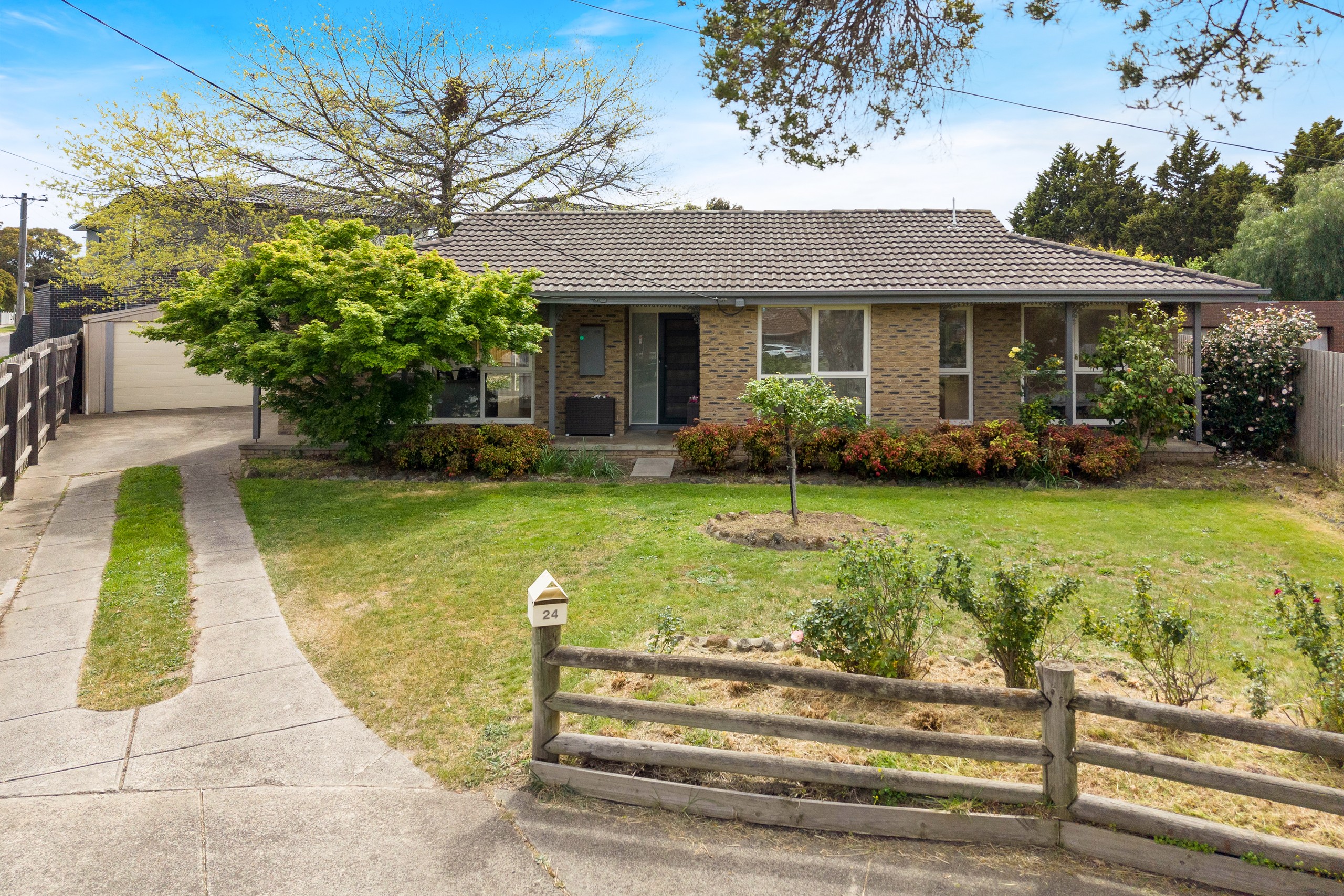 24 Milburn Place, Craigieburn, VIC 3064