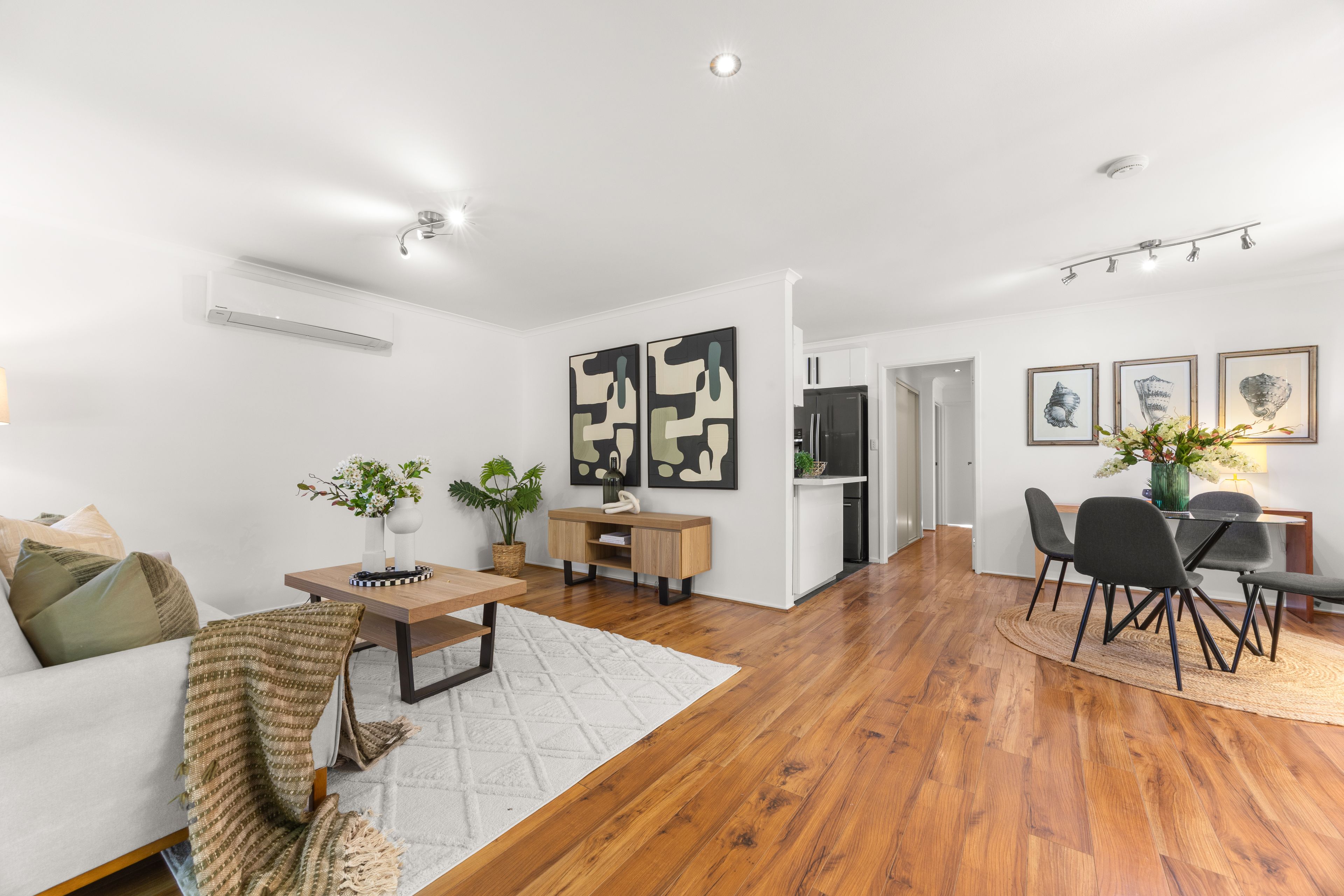 16 Sherwood Circuit — photo 3 of 16