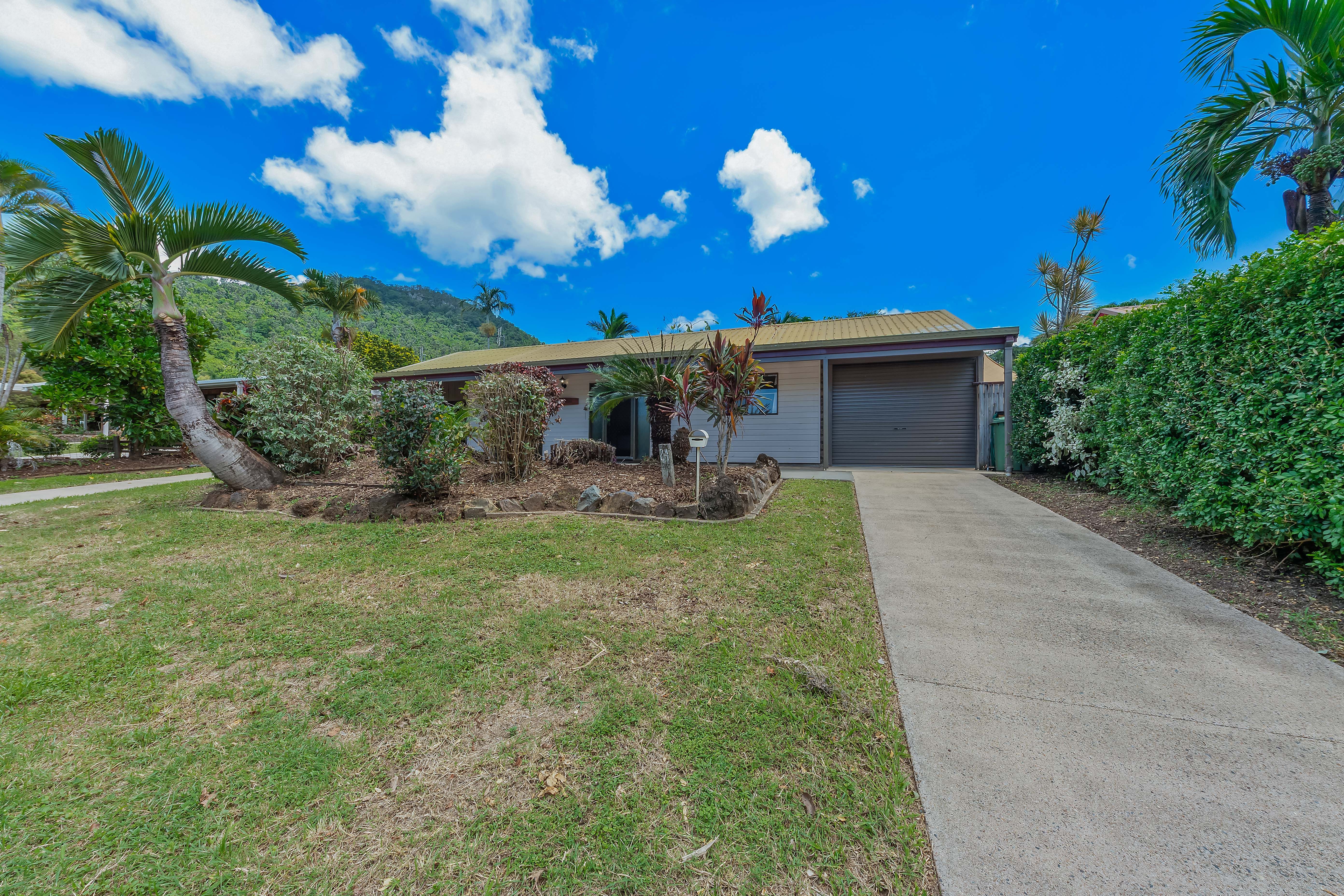 24 Tropic Road, Cannonvale, QLD 4802