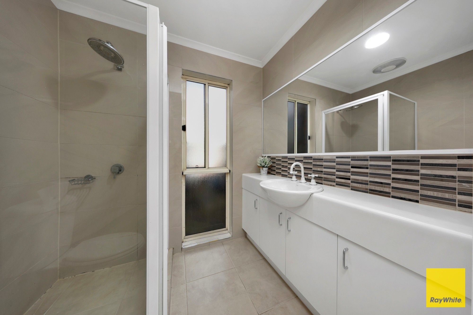 17 Thames Way — photo 15 of 17