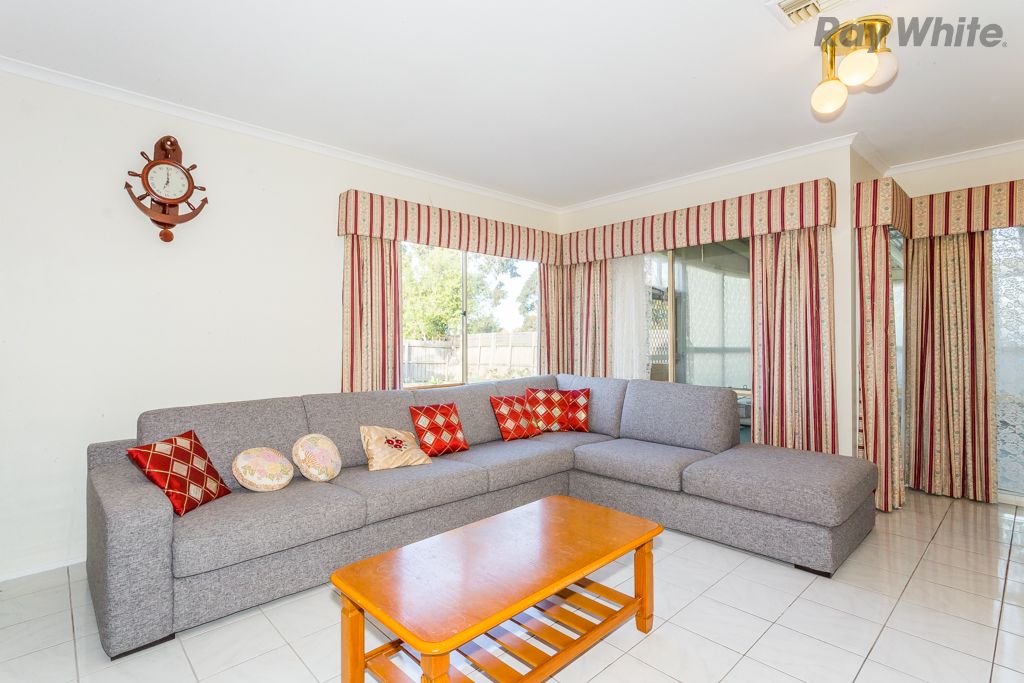 2 Catherine Drive, Hillside, VIC 3037