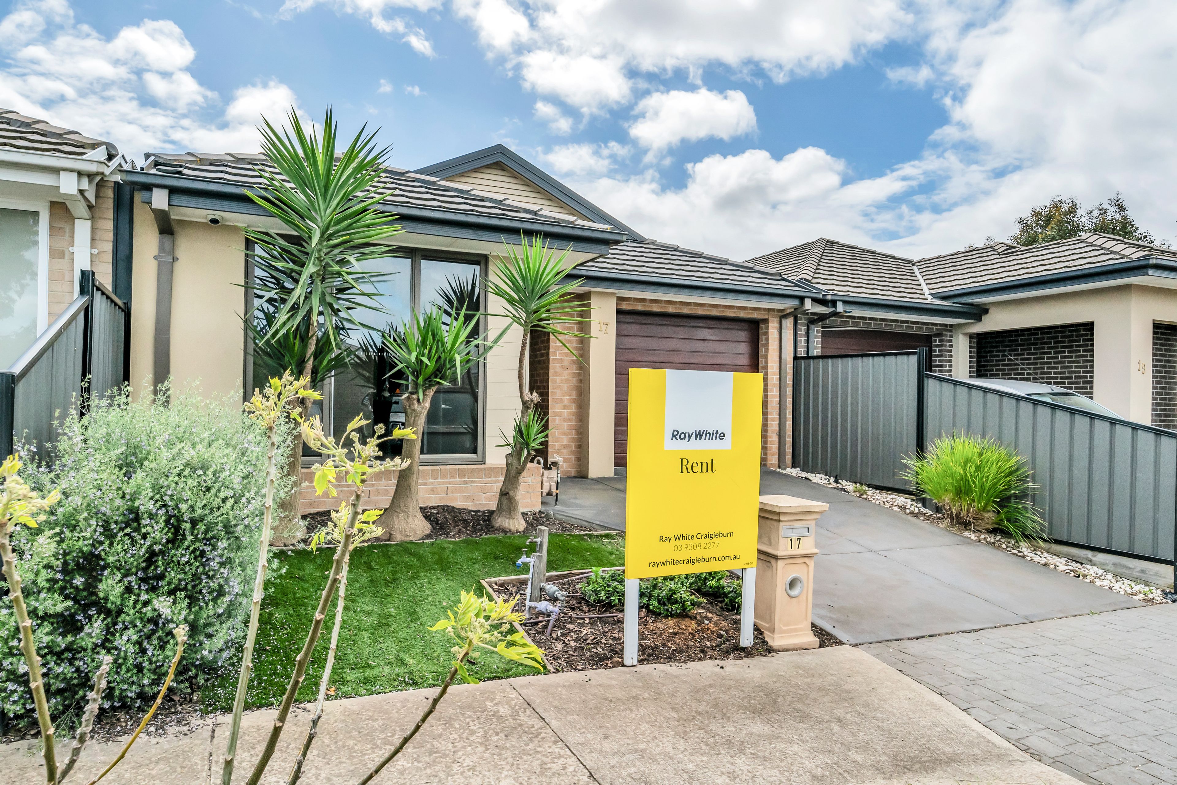17 Kirkstead Grove, Craigieburn, VIC 3064