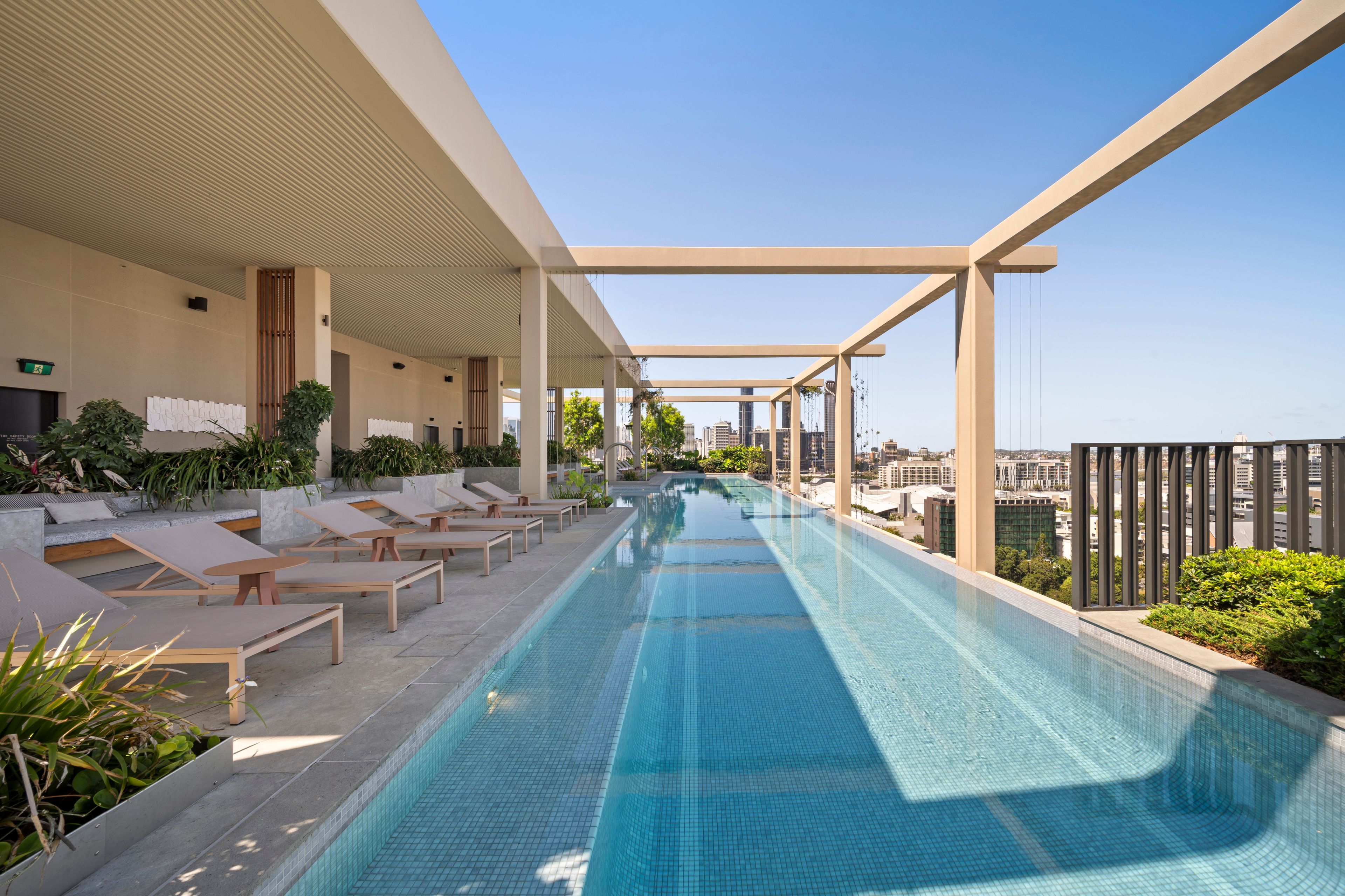 301/20 Edmondstone Street — photo from Ray White West End