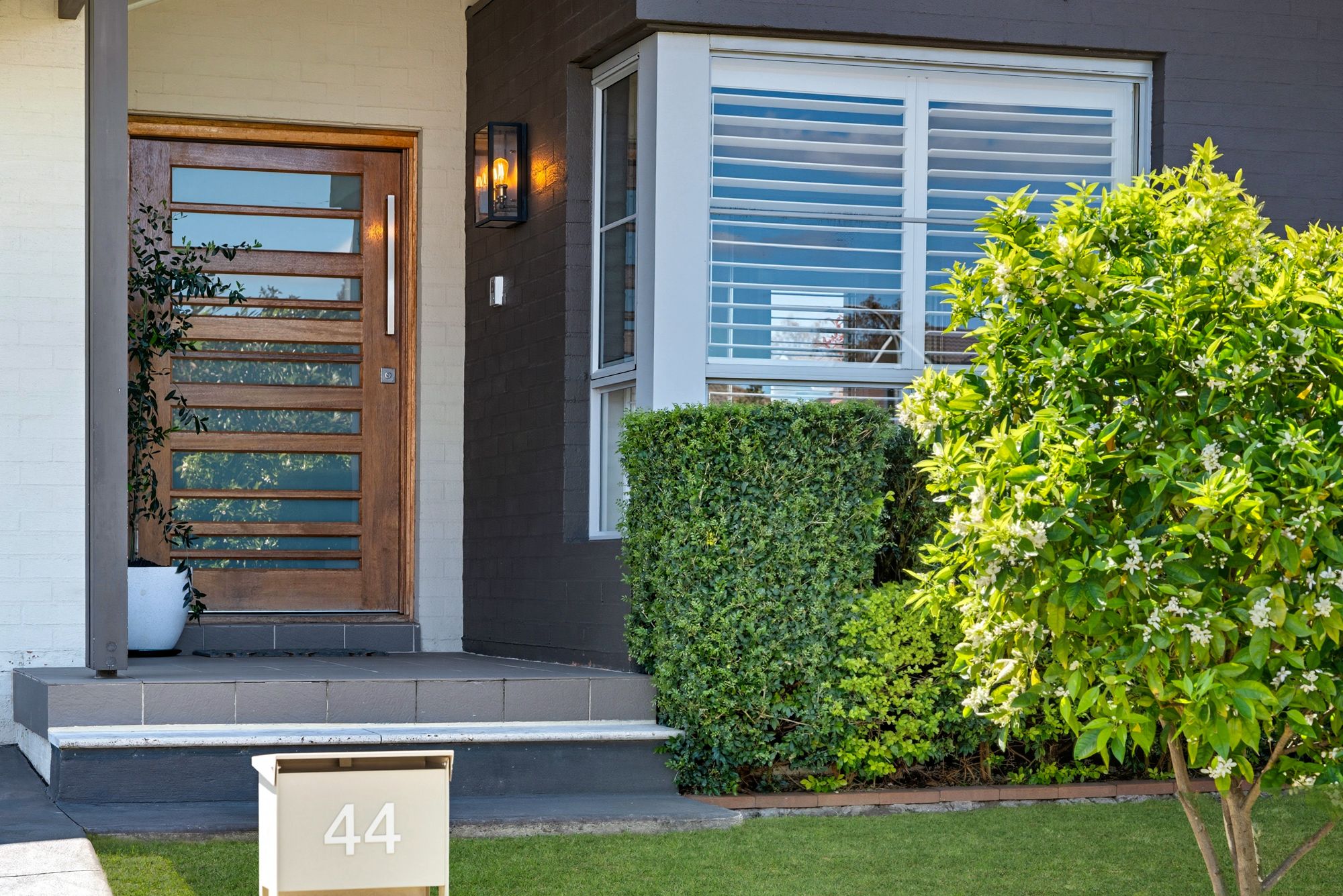 44 Northampton Drive, Glenfield, NSW 2167