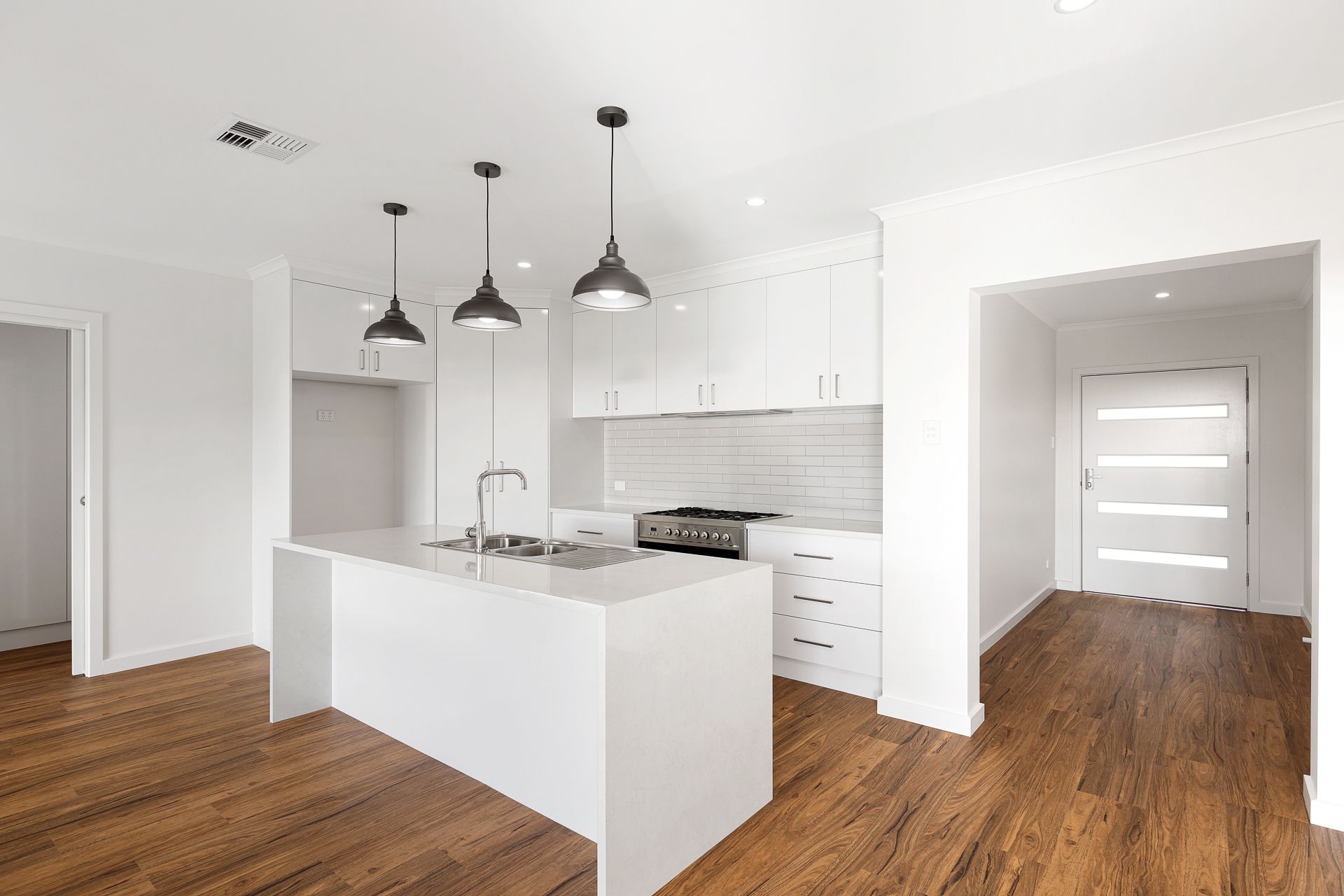 4 Coolum Close, Worrolong, SA 5291