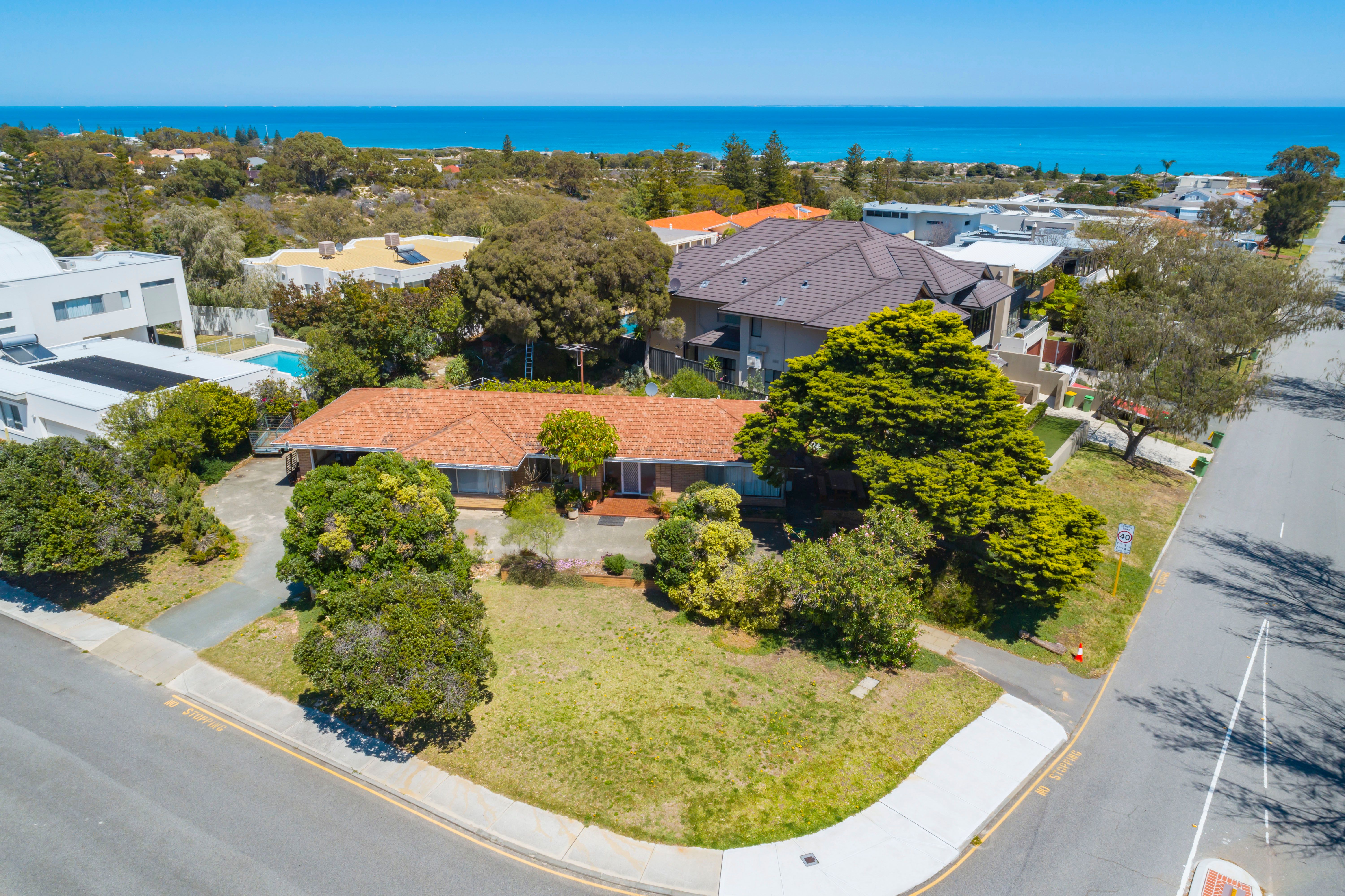 3 Dupont Avenue, City Beach, WA 6015