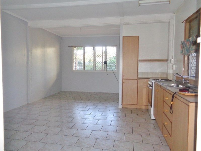 2/86 Arthur Street, Woody Point, QLD 4019