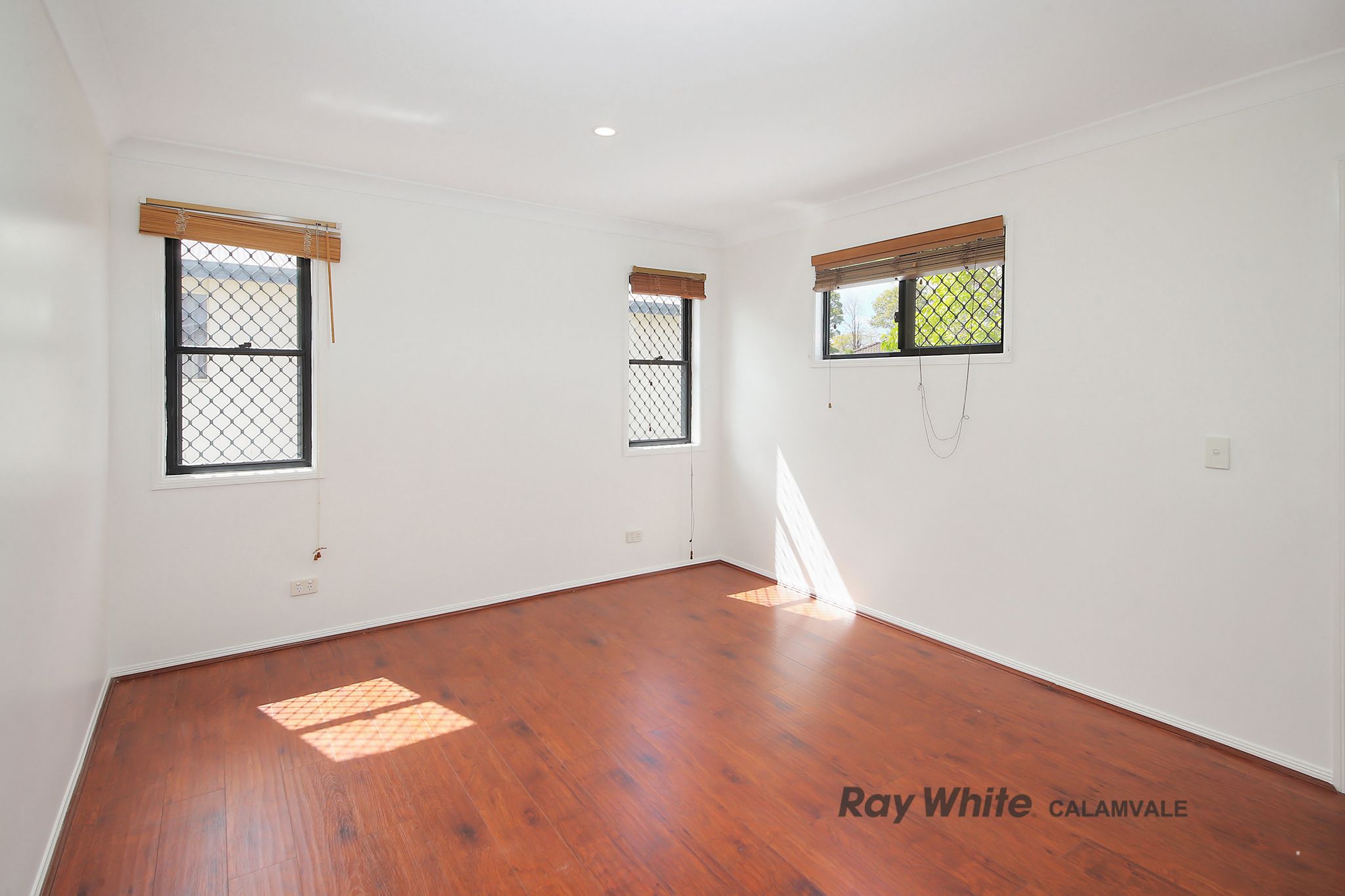 6 Hastings Close — photo 9 of 22