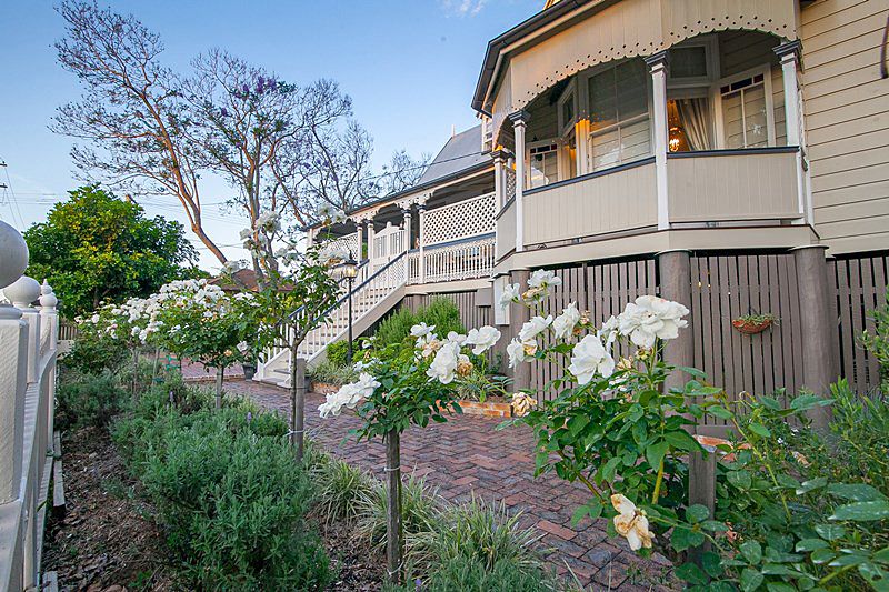 4 Briggs Road, Eastern Heights, QLD 4305