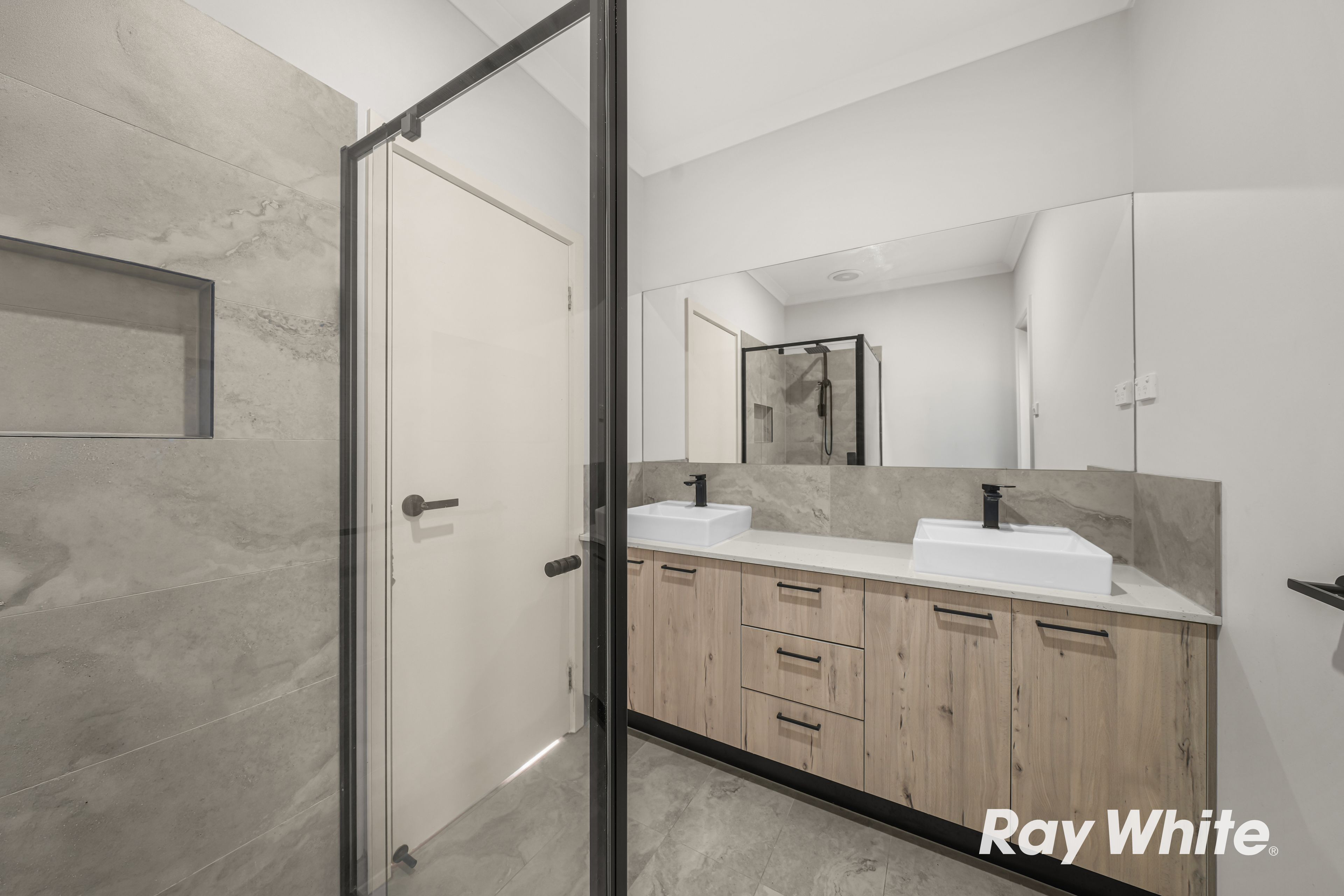28 Sallybank Crescent — photo 14 of 20