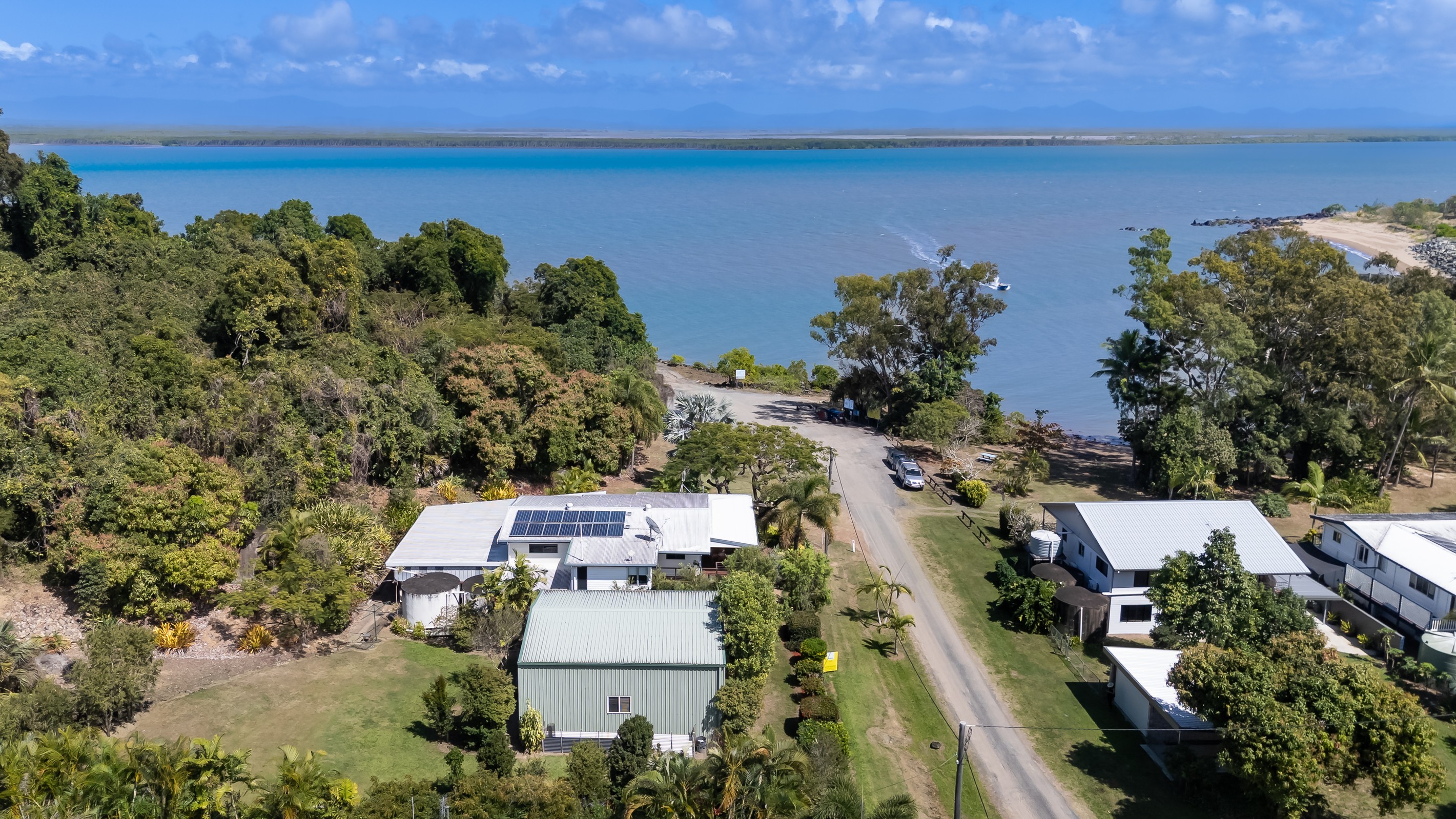 40 Davison Road, Wilson Beach, QLD 4800