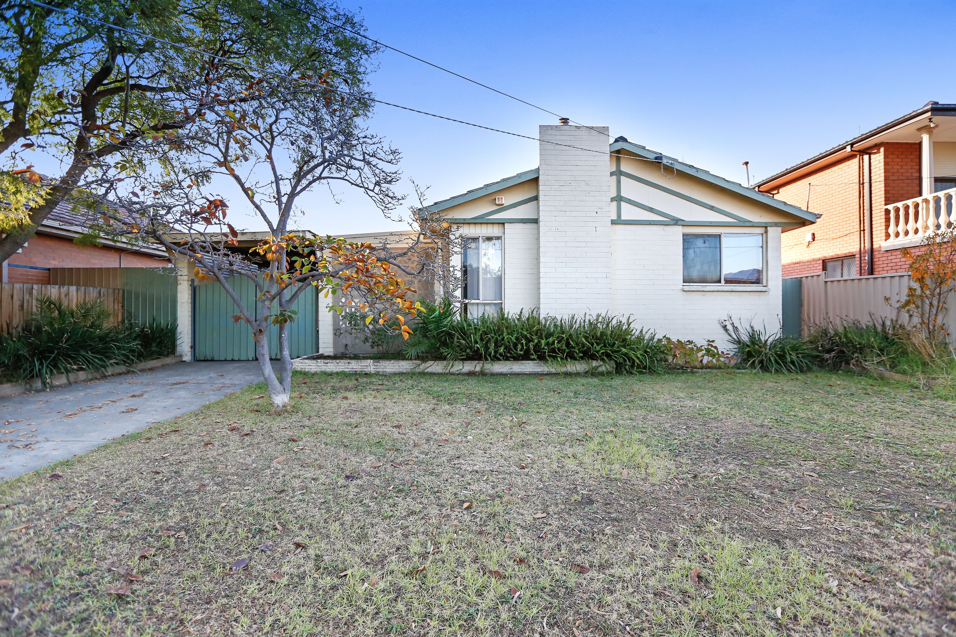 8 Leighton Crescent, Fawkner, VIC 3060