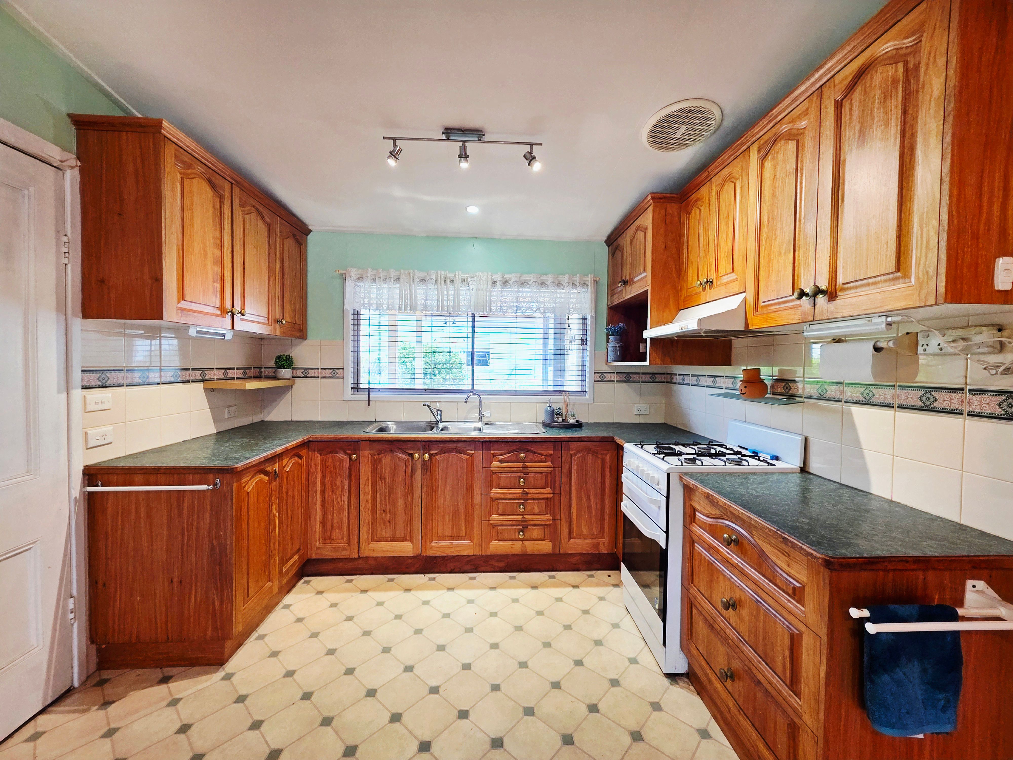 29 Albert Street, Crows Nest, QLD 4355