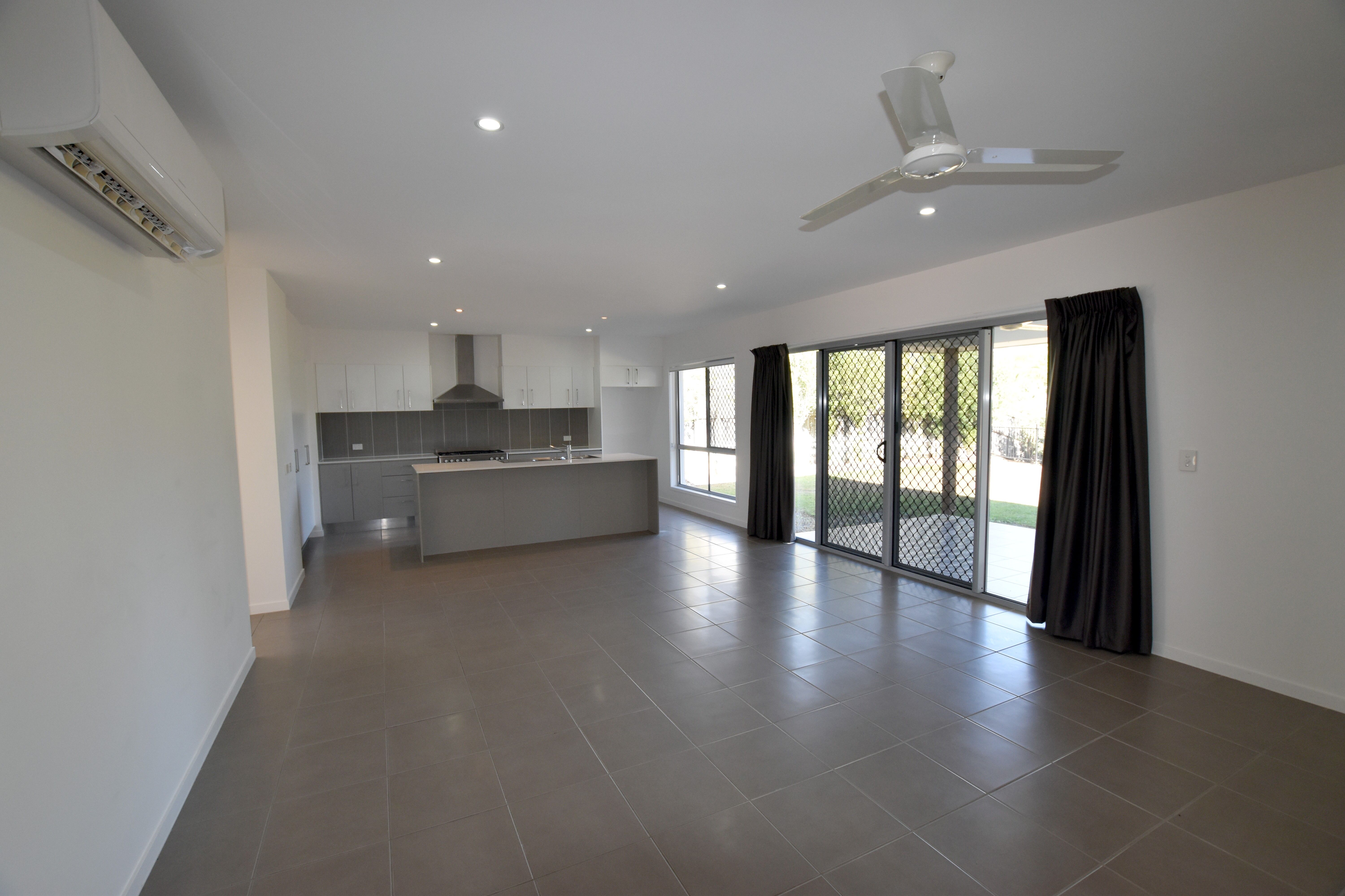 4 Telopea Place, Kirkwood, QLD 4680