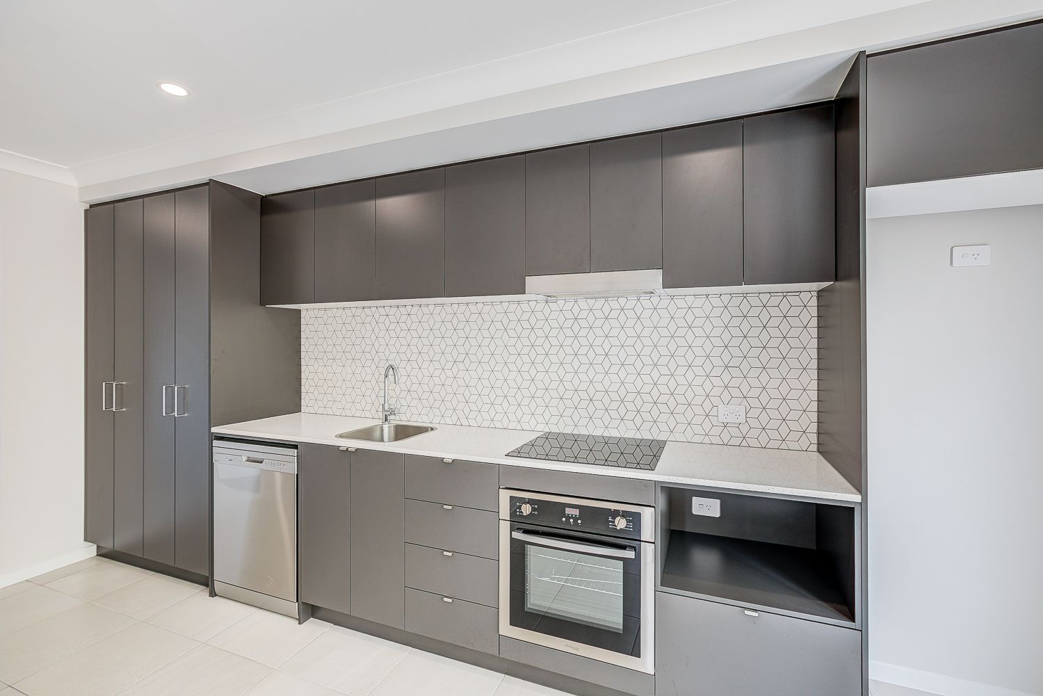2/331 Tallagandra Road, Holmview, QLD 4207