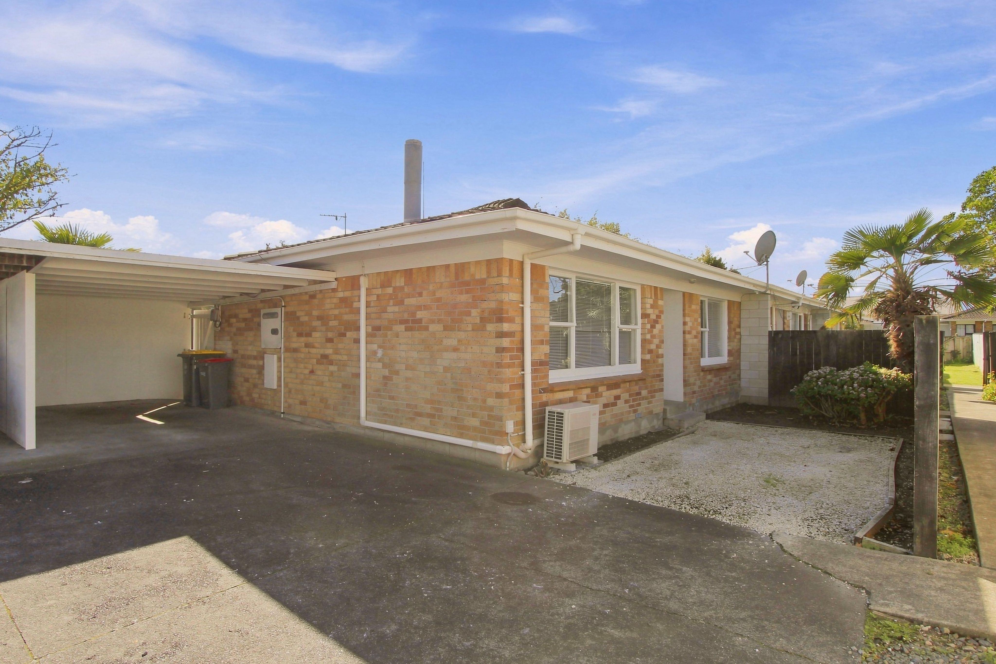 2/181 Buckland Road, Mangere