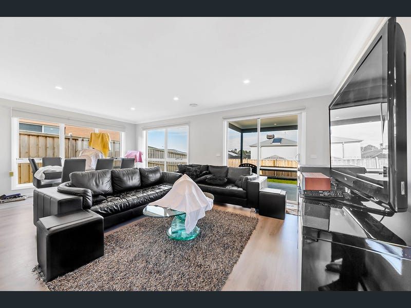 5 Fernlea Street — photo 3 of 9