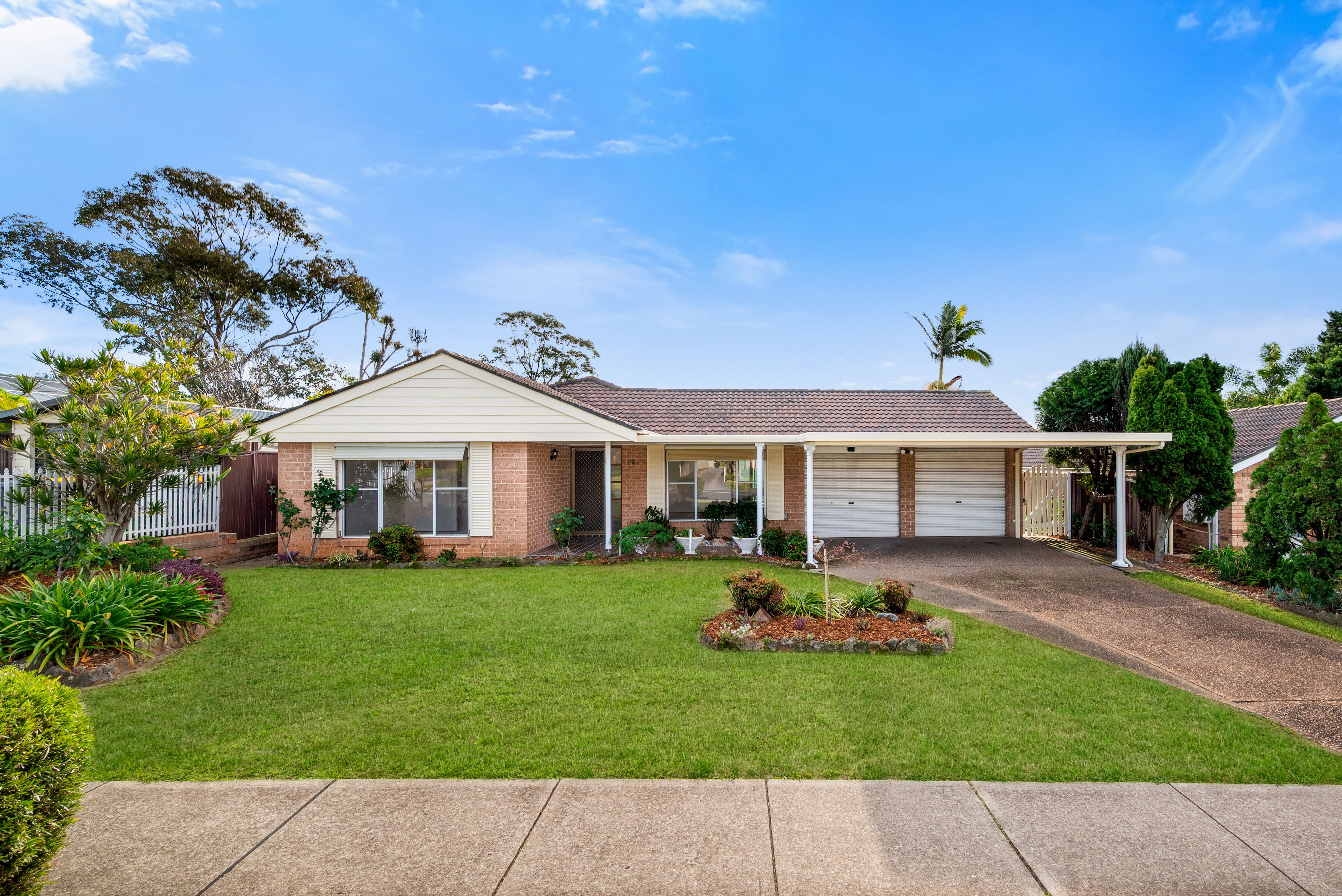 10 Lagonda Drive, Ingleburn NSW 2565