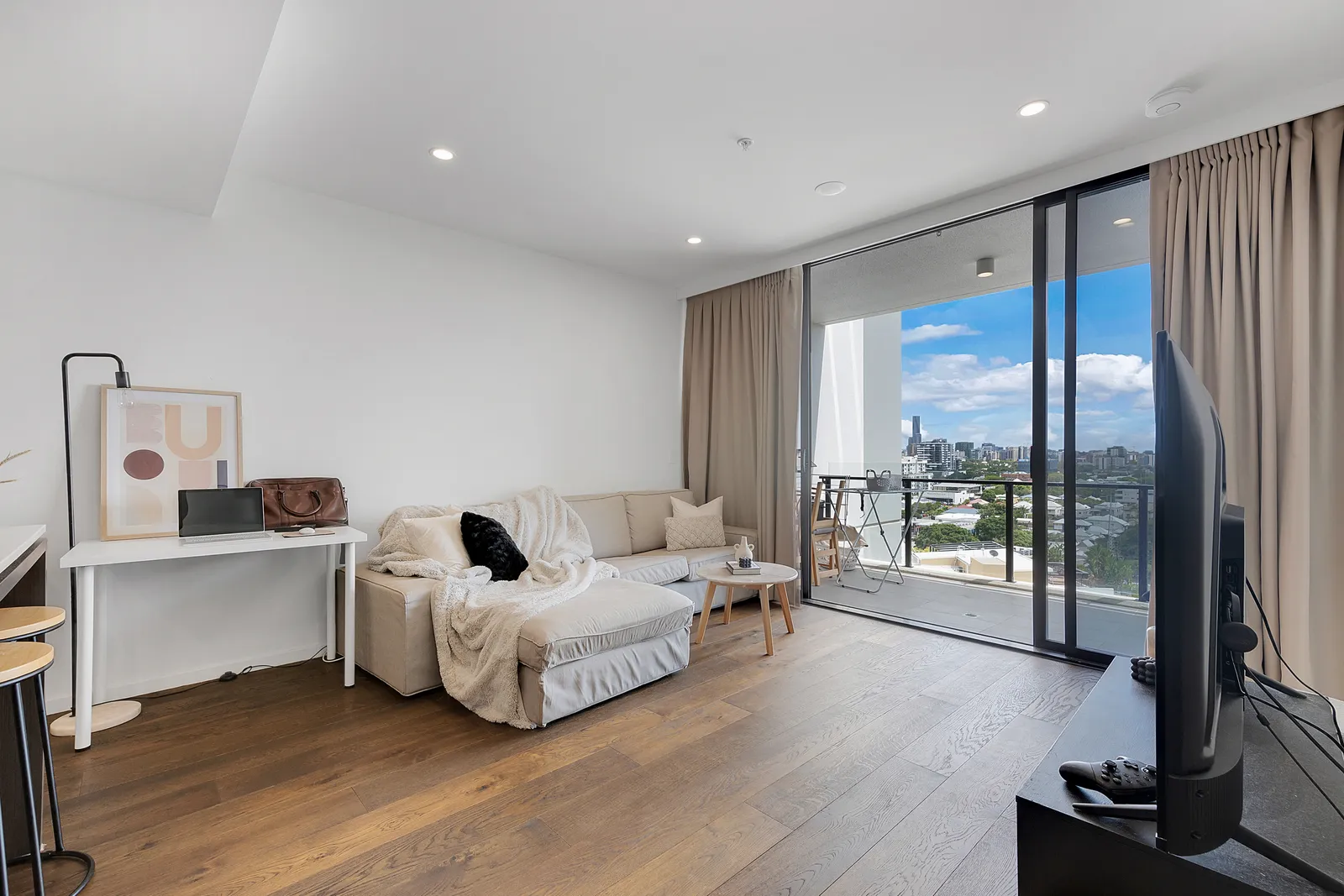 1207/148 Logan Road, Woolloongabba