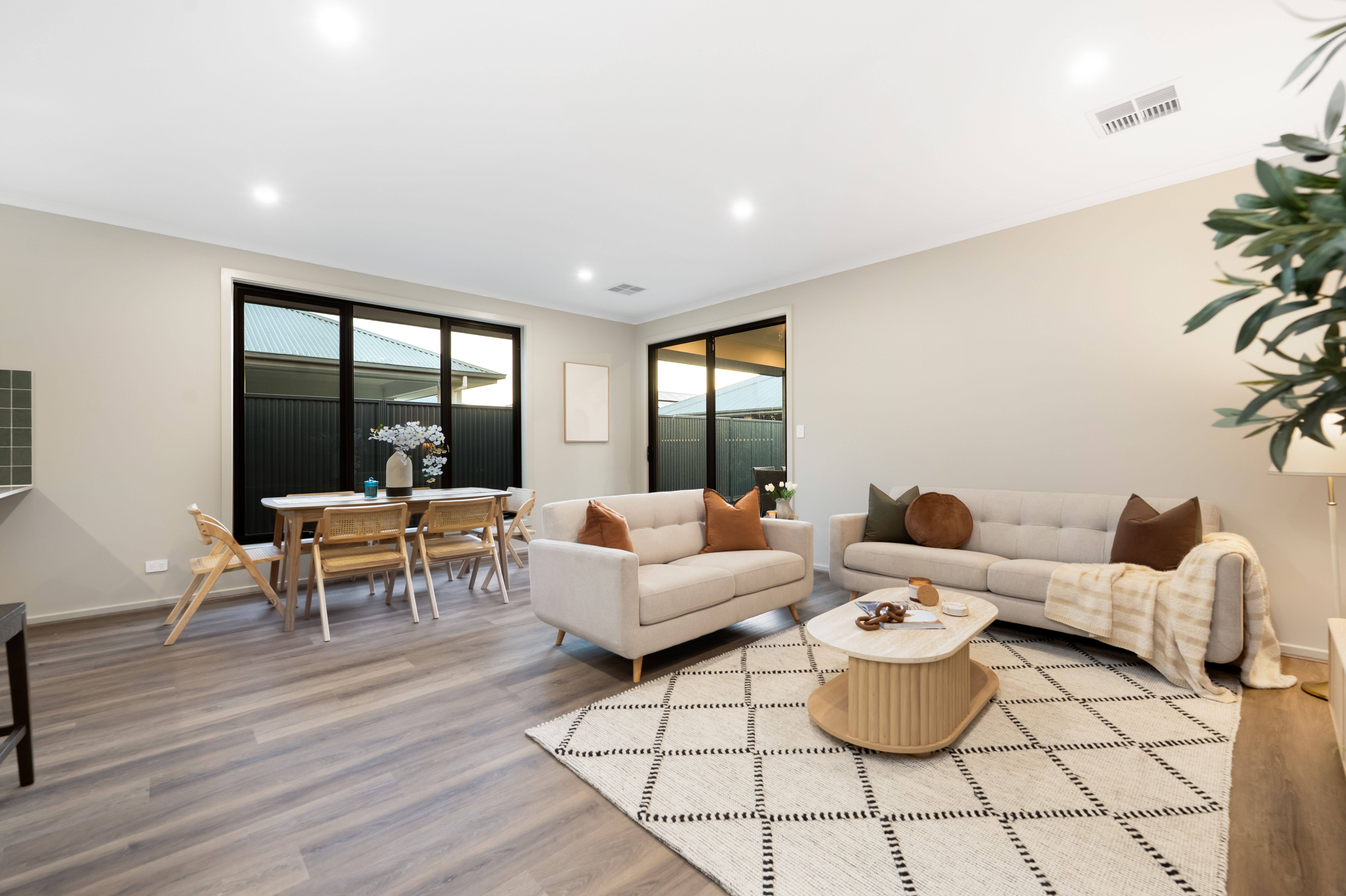 7 PRIMROSE Avenue — photo 10 of 19