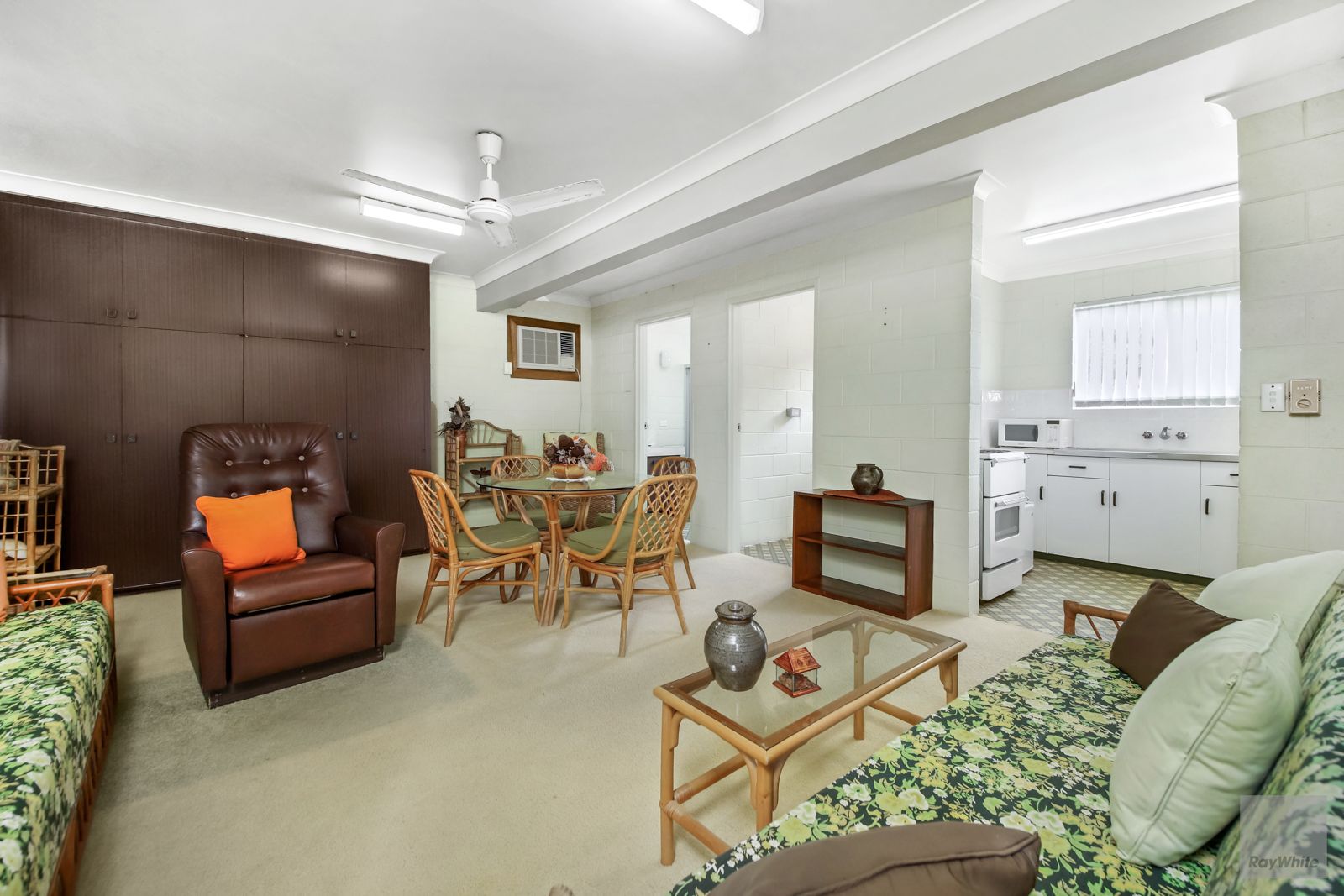 8b The Esplanade, Cooee Bay, QLD 4703