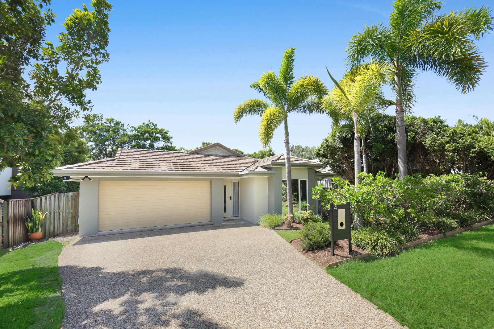 4 Twynam Mews, Pacific Pines QLD 4211