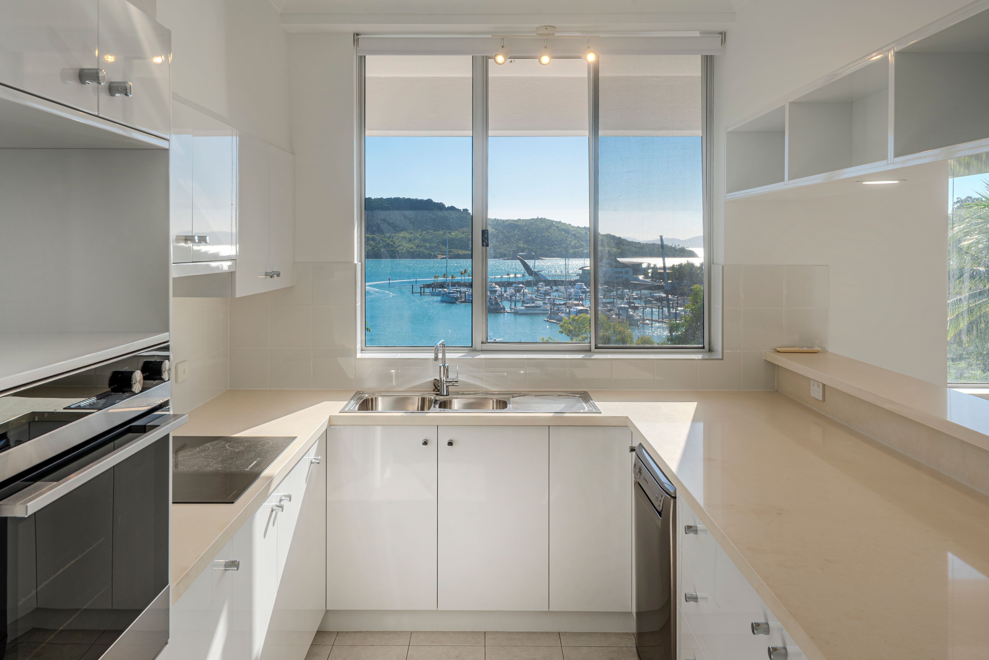 G/1 Marina Drive, Yacht Harbour Towers — photo 10 of 30