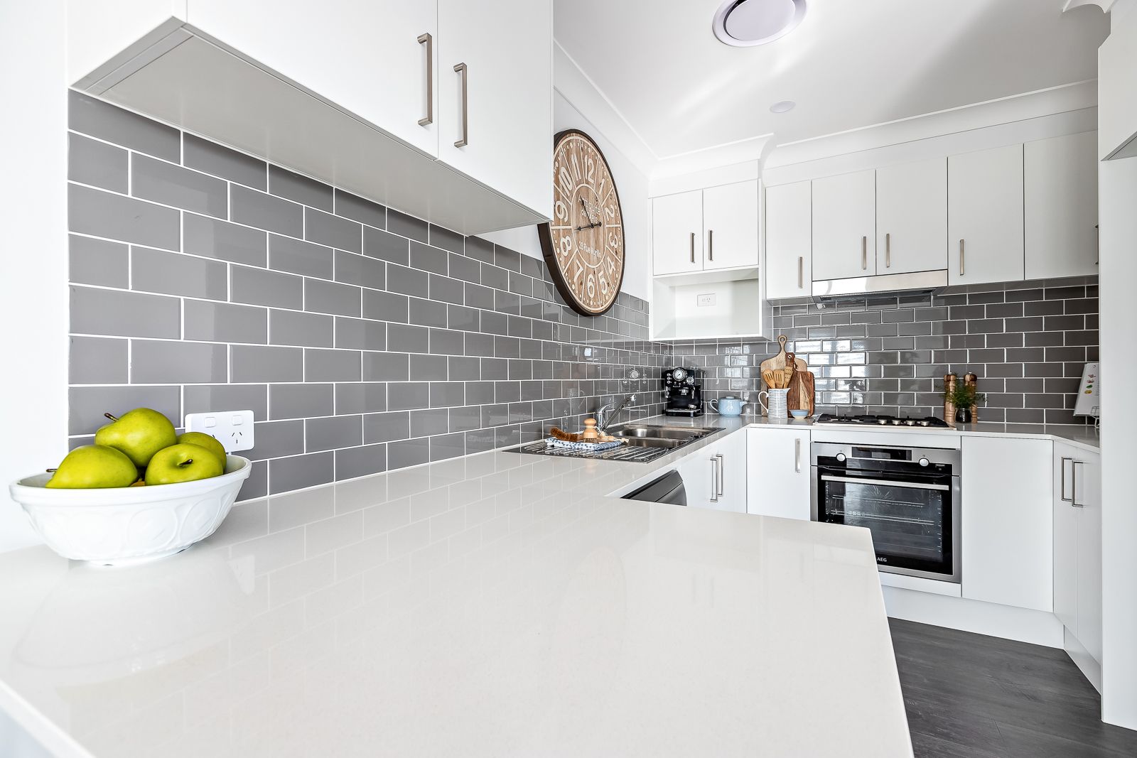 16 Wattlebird Crescent, ELERMORE VALE, NSW 2287